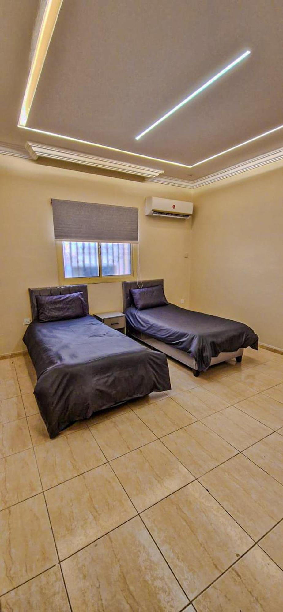 Madina - 7 Minutes To Haram By Car - Mount Uhud Views - Free Parking - Sleeps 6 *