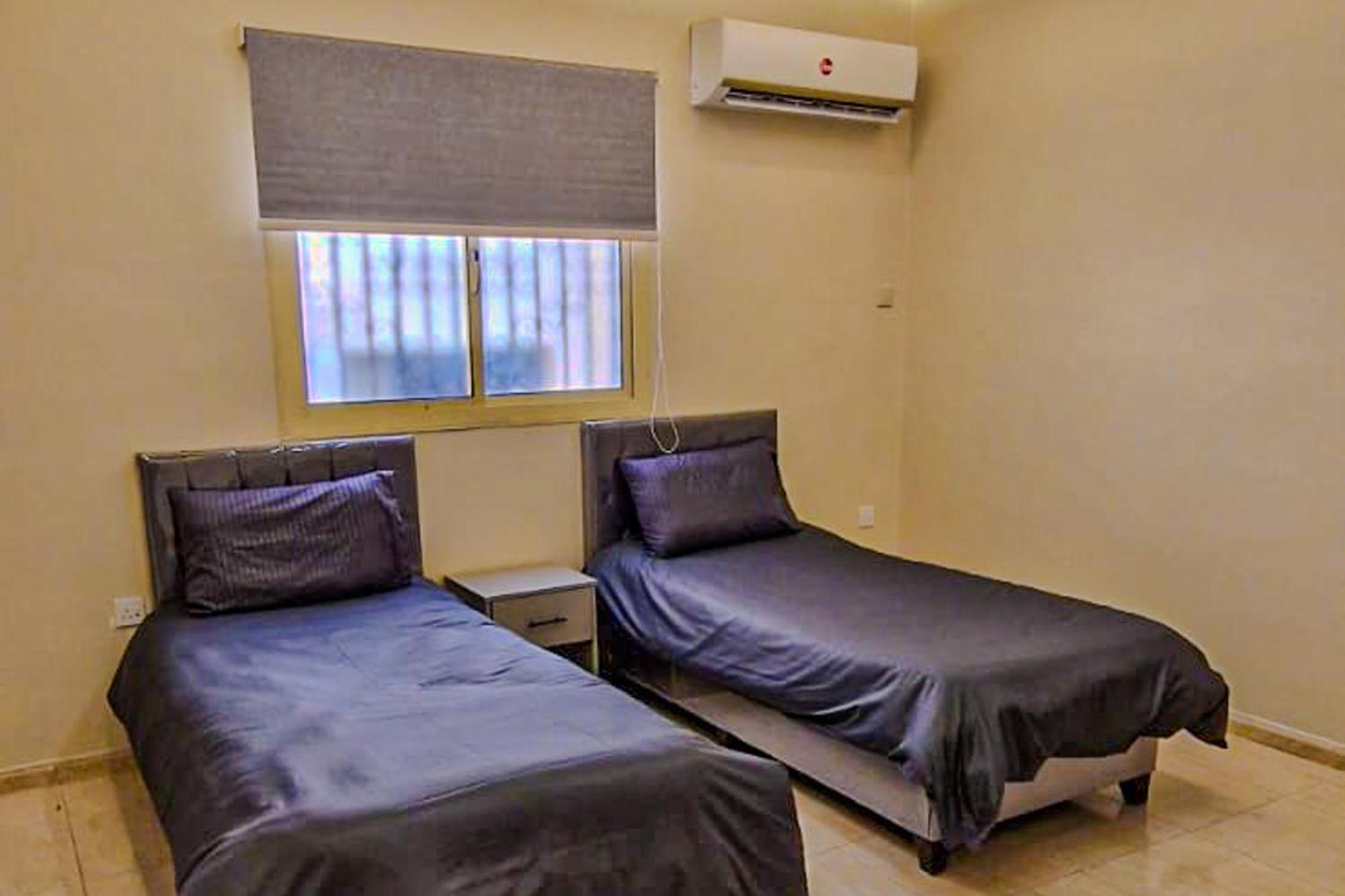 Madina - 7 Minutes To Haram By Car - Mount Uhud Views - Free Parking - Sleeps 6 Apartment