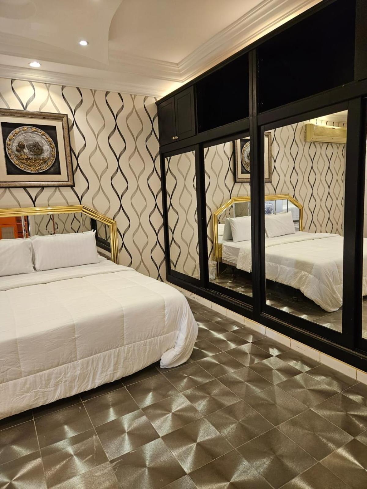 استديو خاص ليلة Private Studio For A Royal Night Apartment *