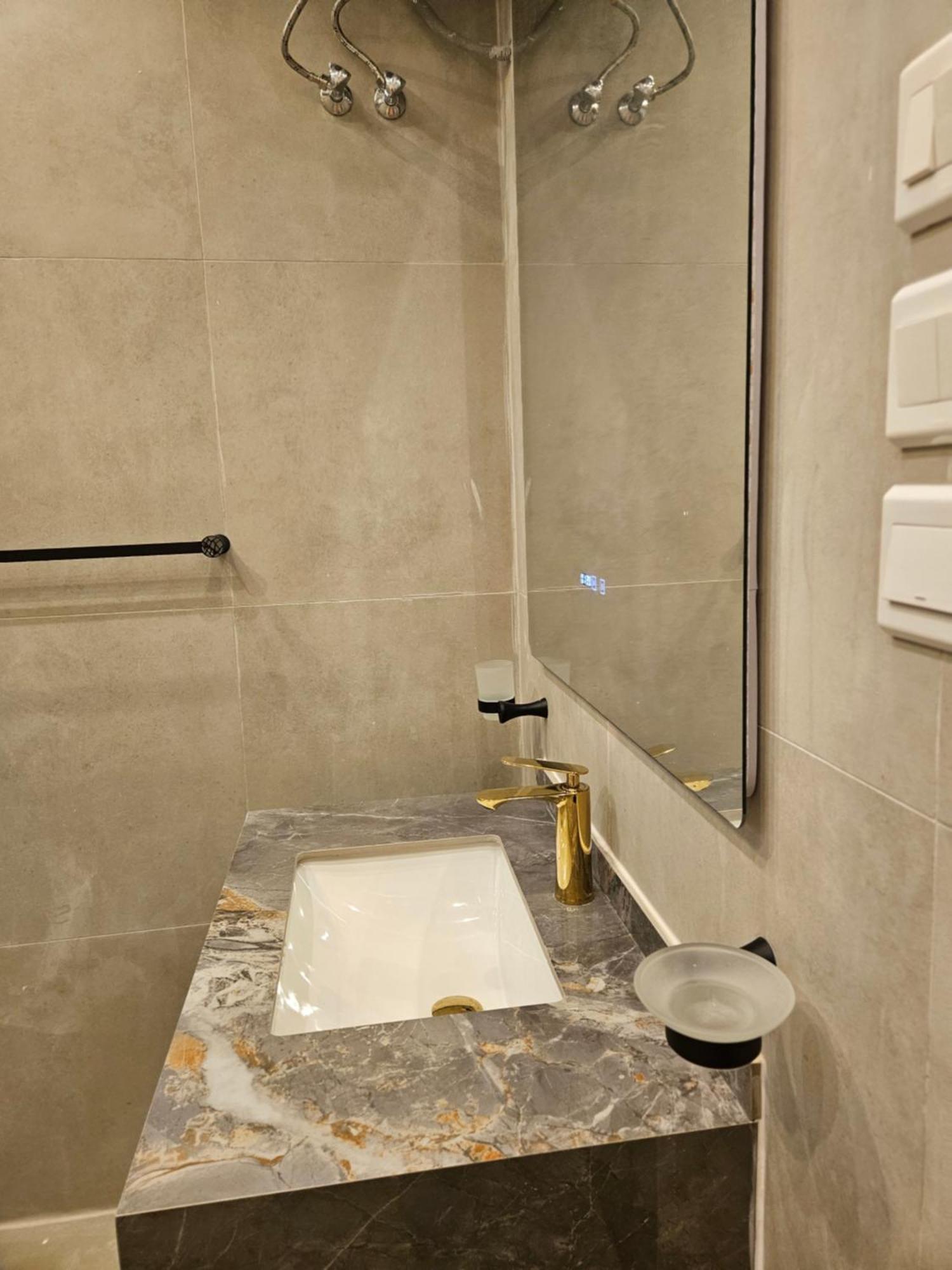استديو خاص ليلة Private Studio For A Royal Night Apartment *