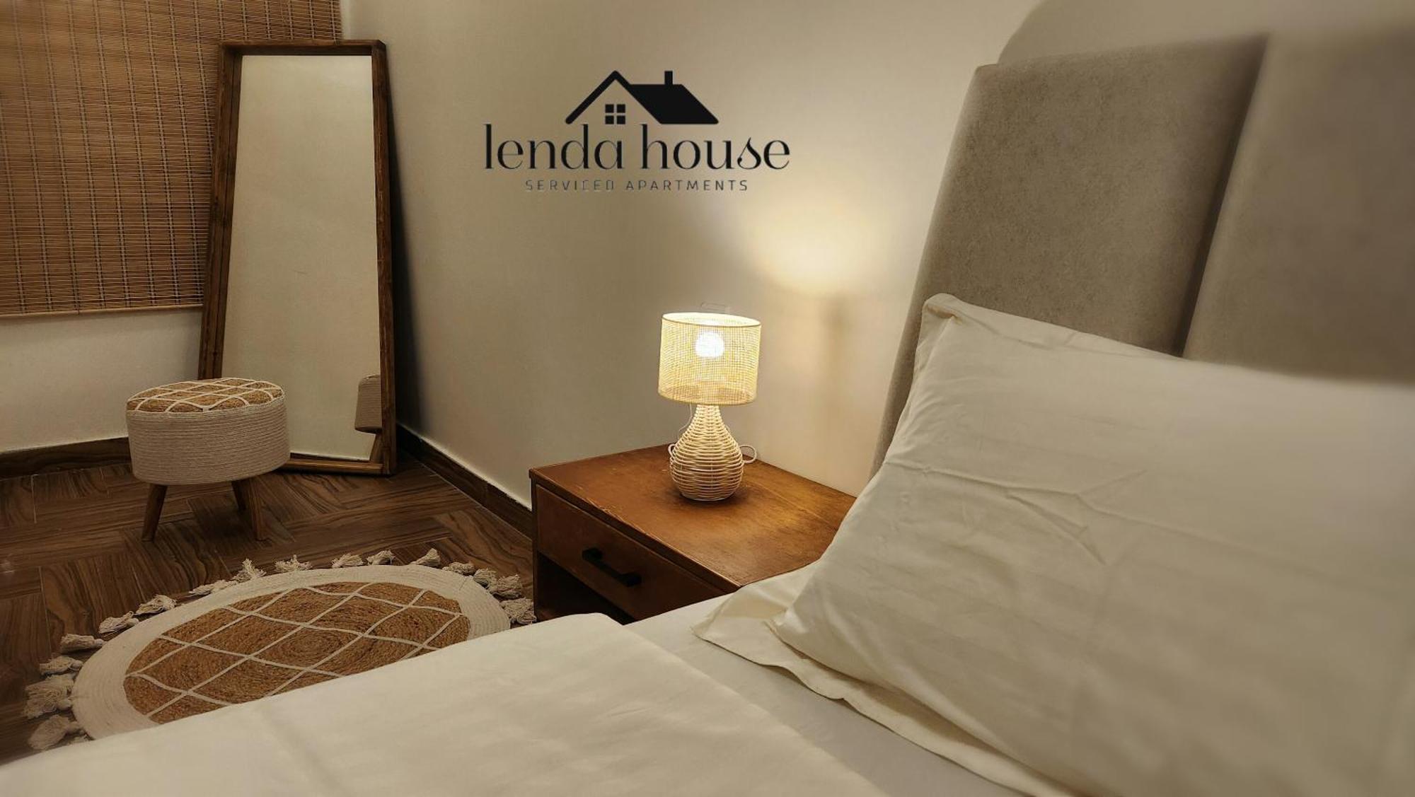Lenda House