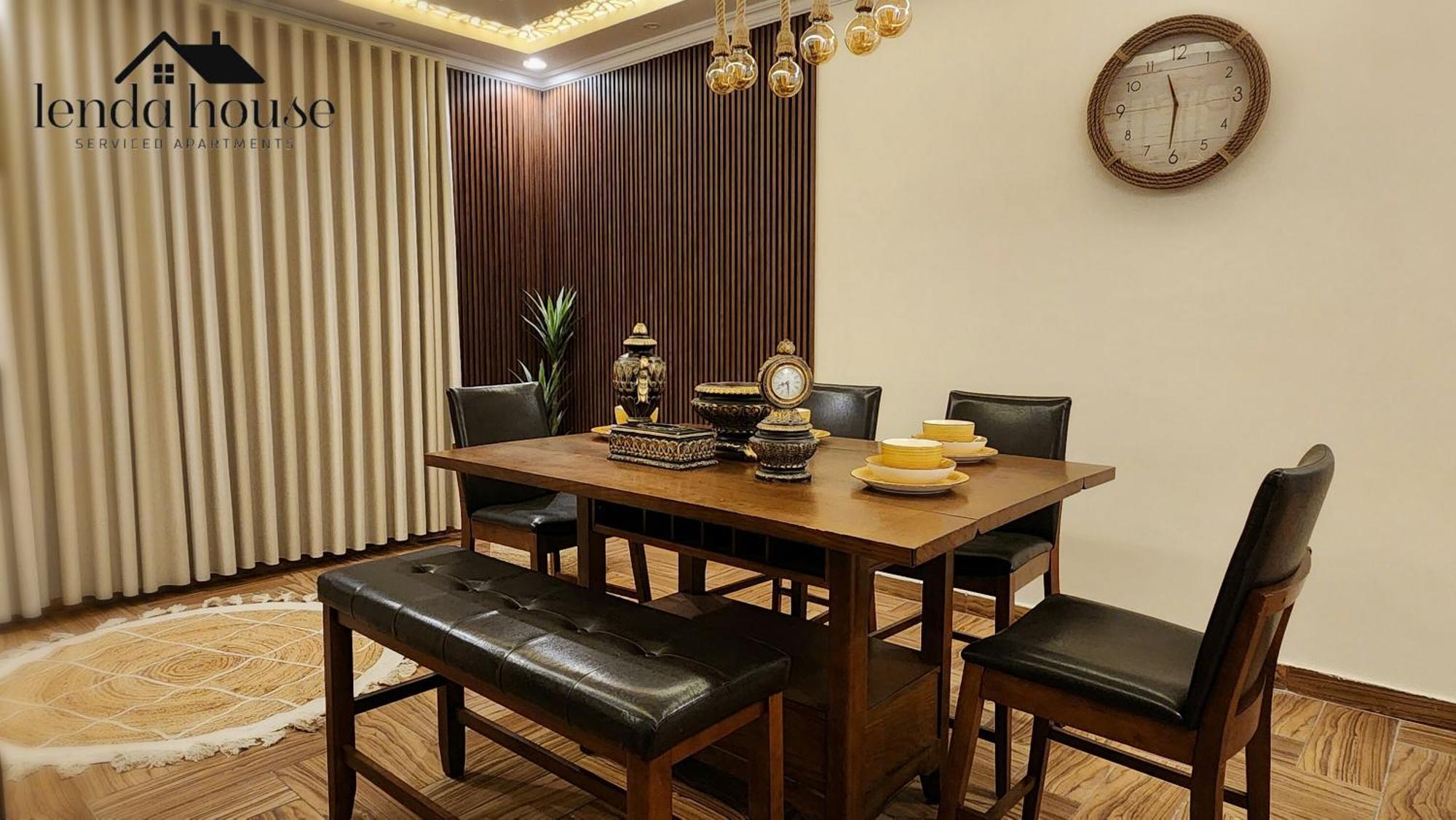 Lenda House *