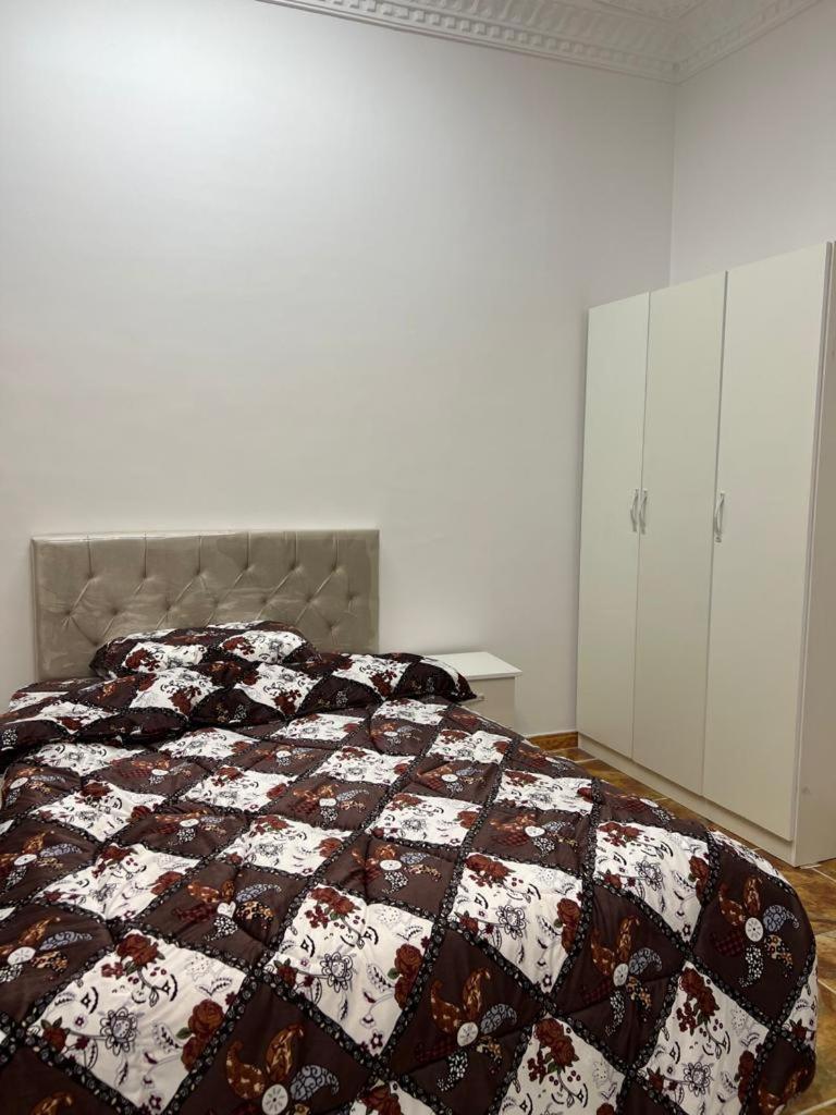 شقة مكونة من غرفتين وصالة ومطبخ Apartment Medina