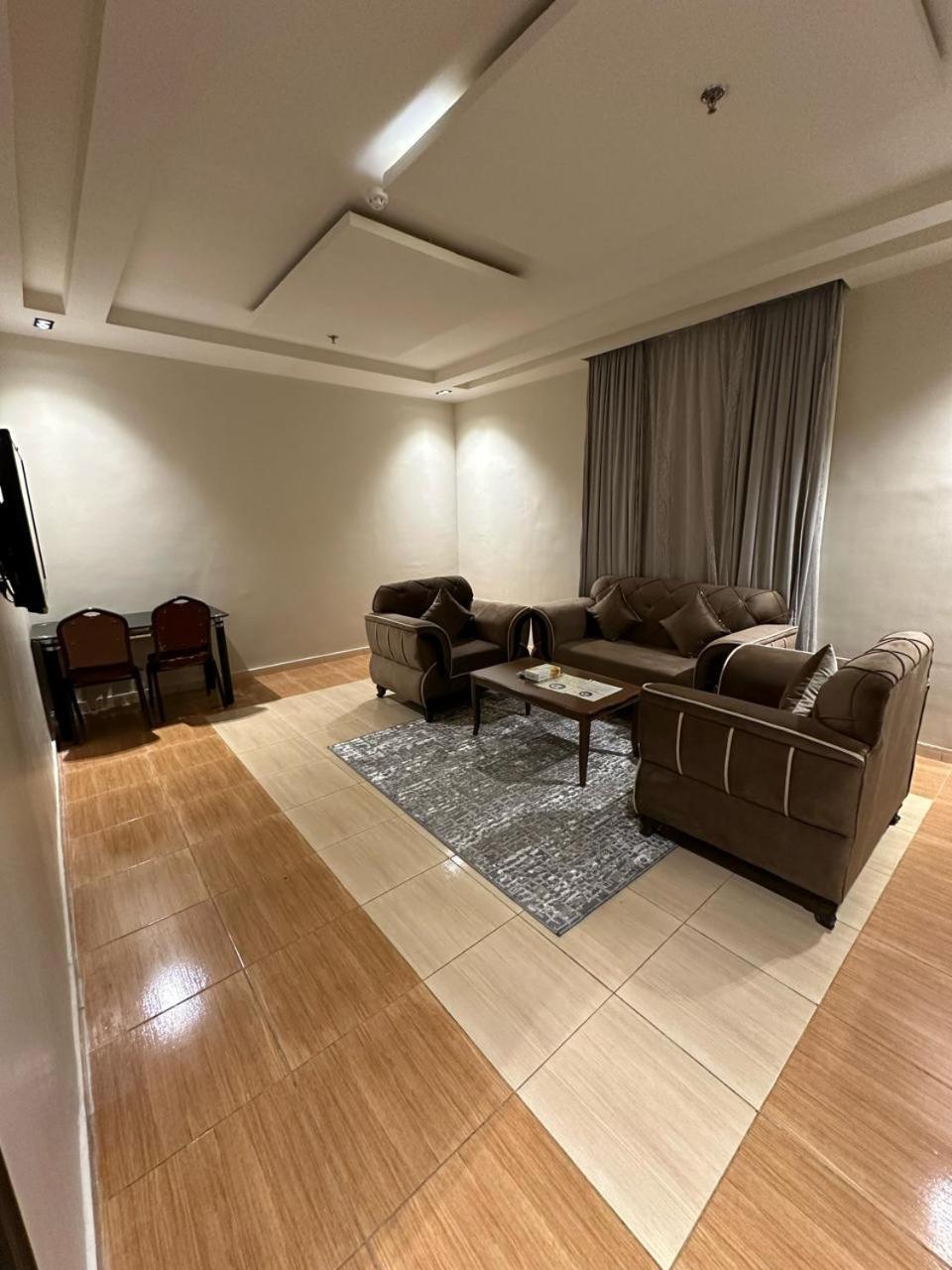 Dosh Aparthotel 3*