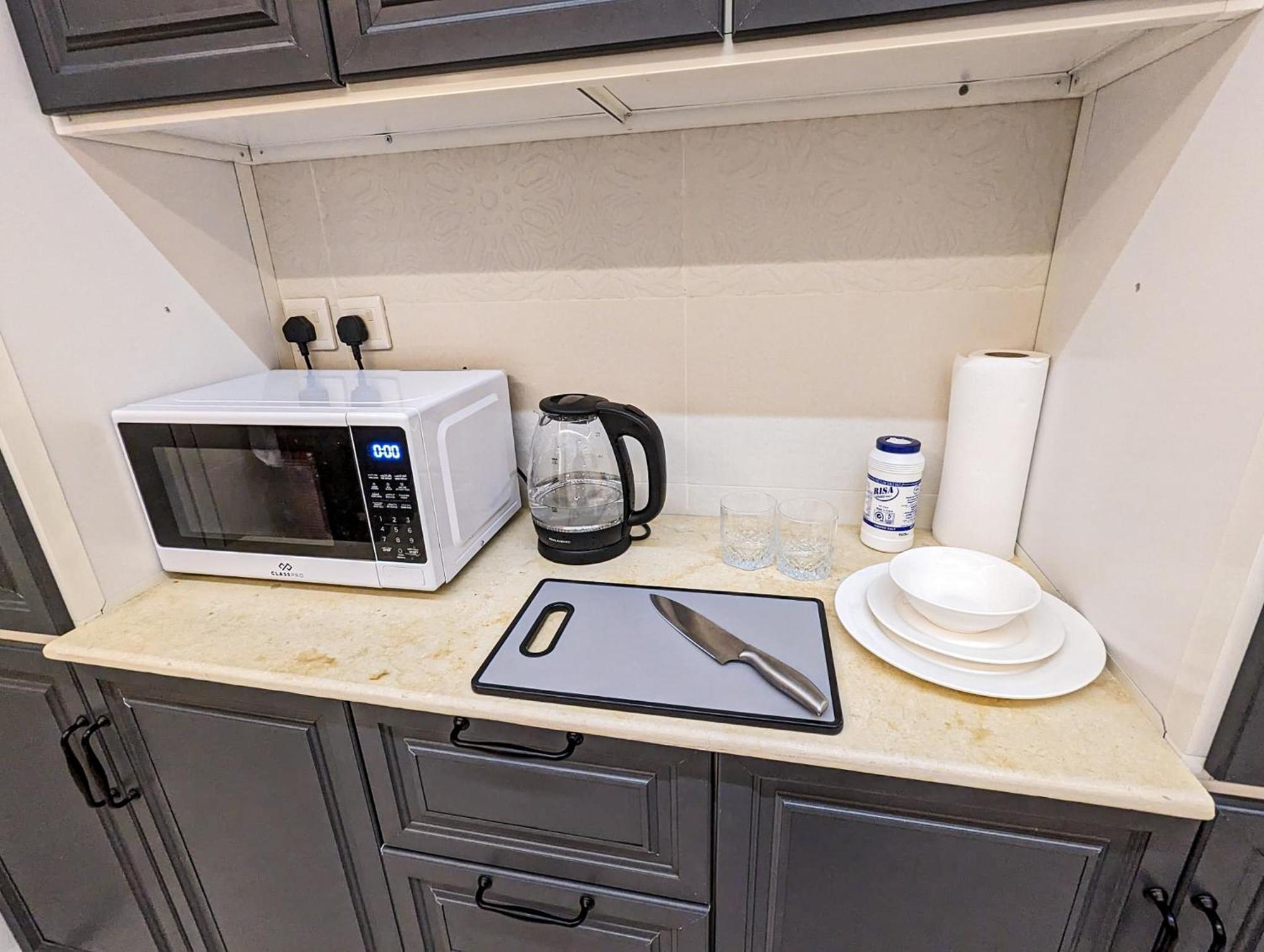 Madina Luxe - 7 Minutes To Haram By Car - Mount Uhud Views - Free Parking - Kitchen Medina
