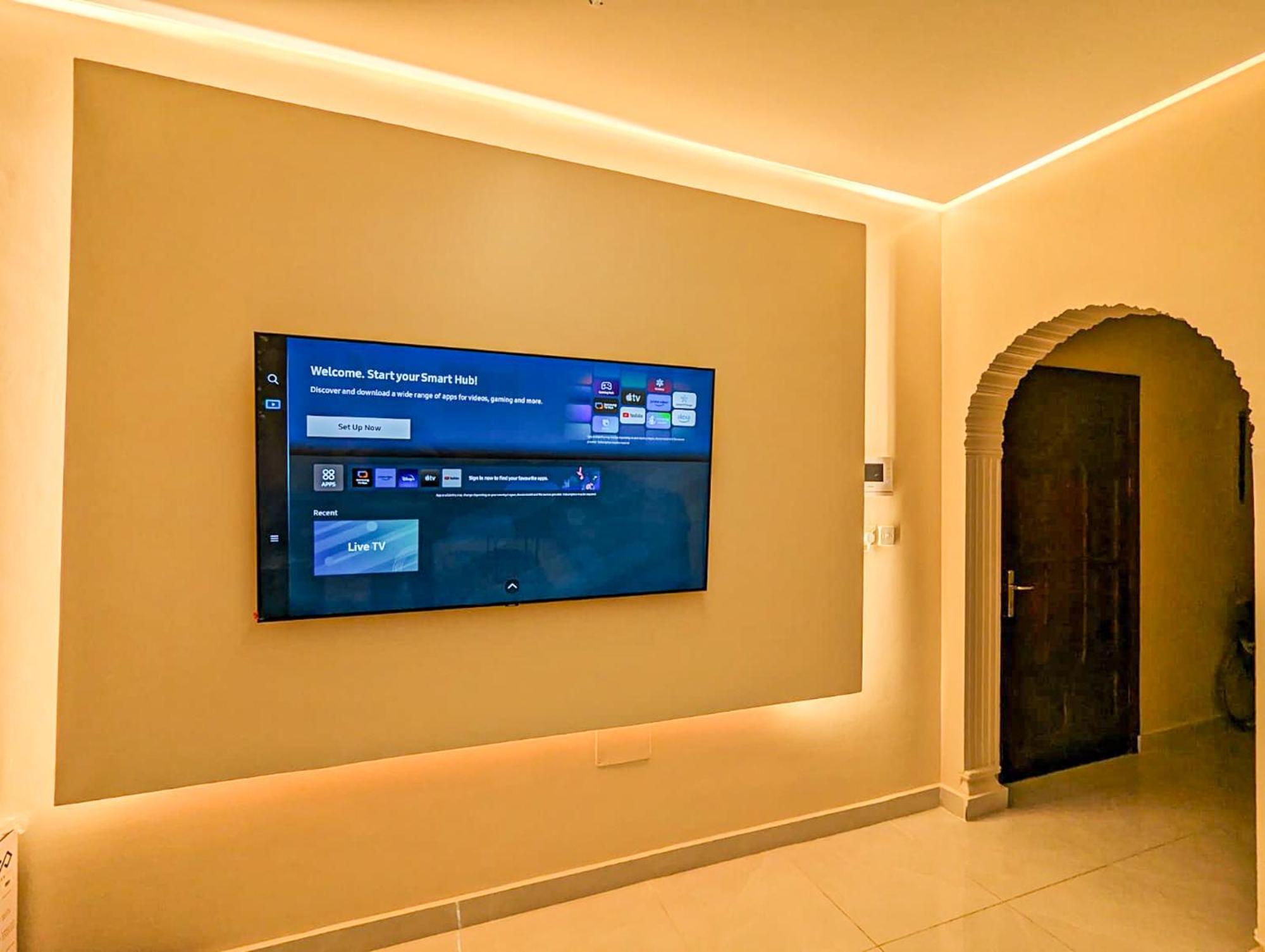 Madina Luxe - 7 Minutes To Haram By Car - Mount Uhud Views - Free Parking - Kitchen Medina