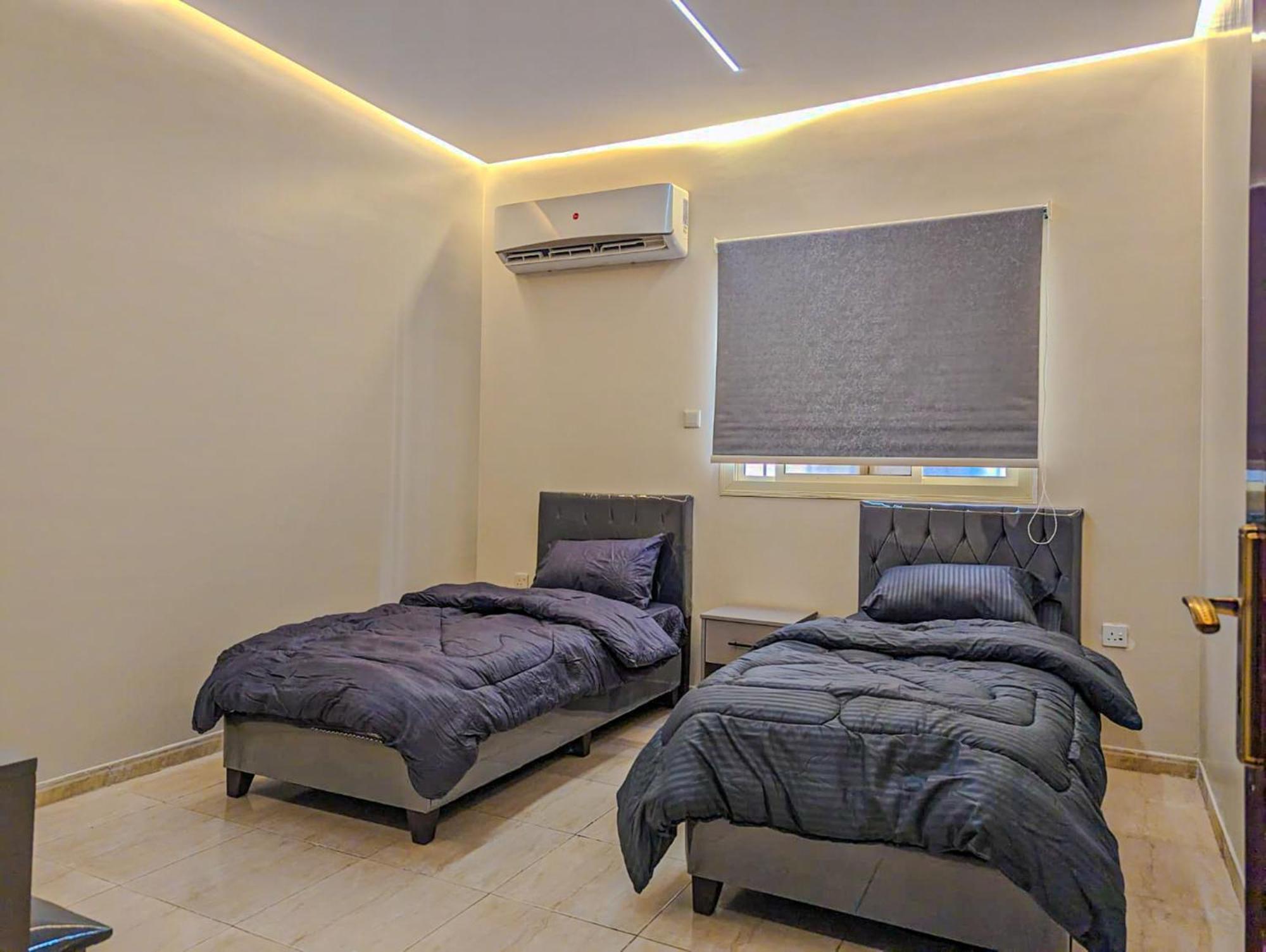 Apartment Madina - 7 Minutes To Haram By Car - Mount Uhud Views - Free Parking - Sleeps 6 Medina