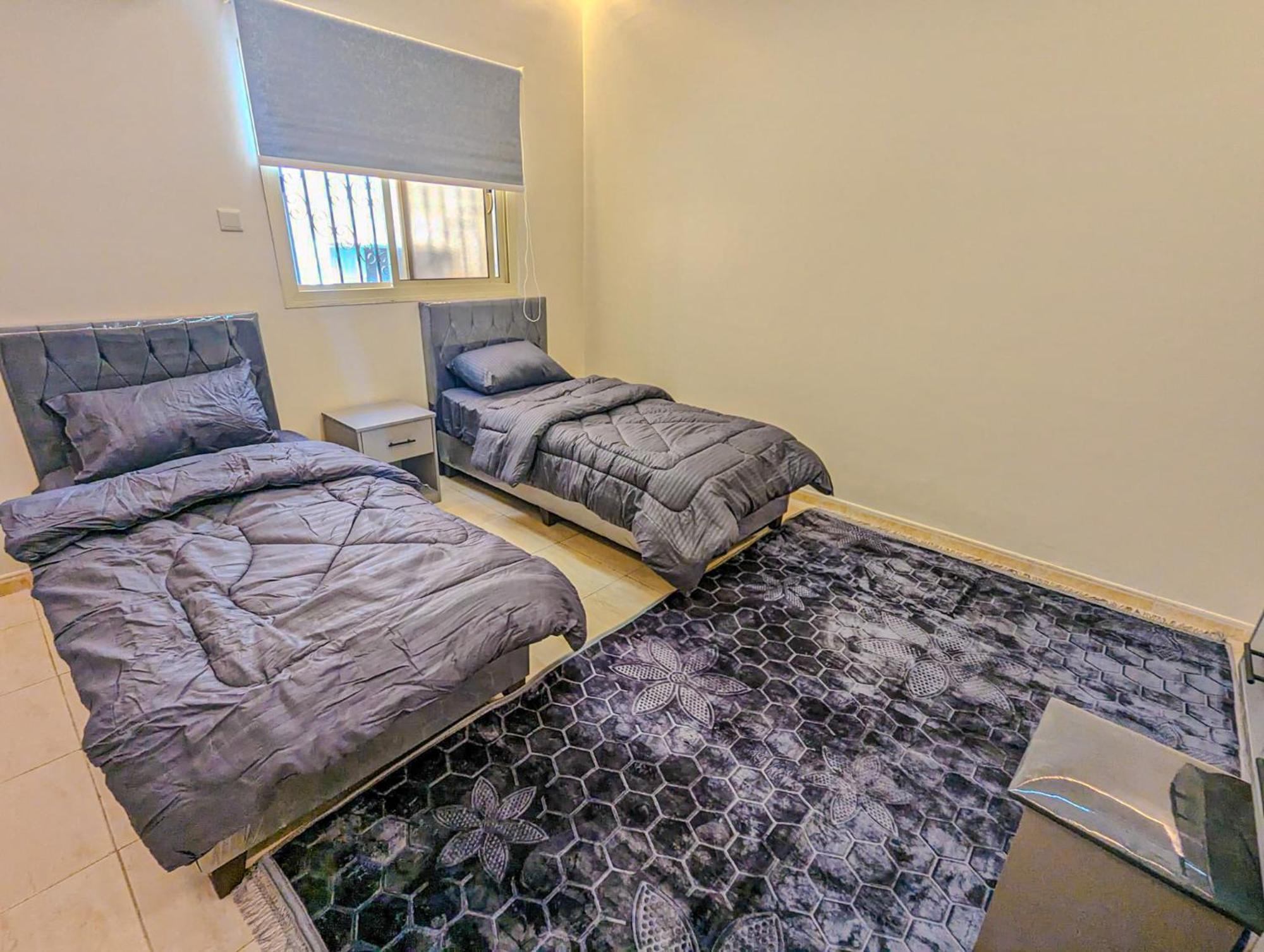 Apartment Madina - 7 Minutes To Haram By Car - Mount Uhud Views - Free Parking - Sleeps 6 Medina
