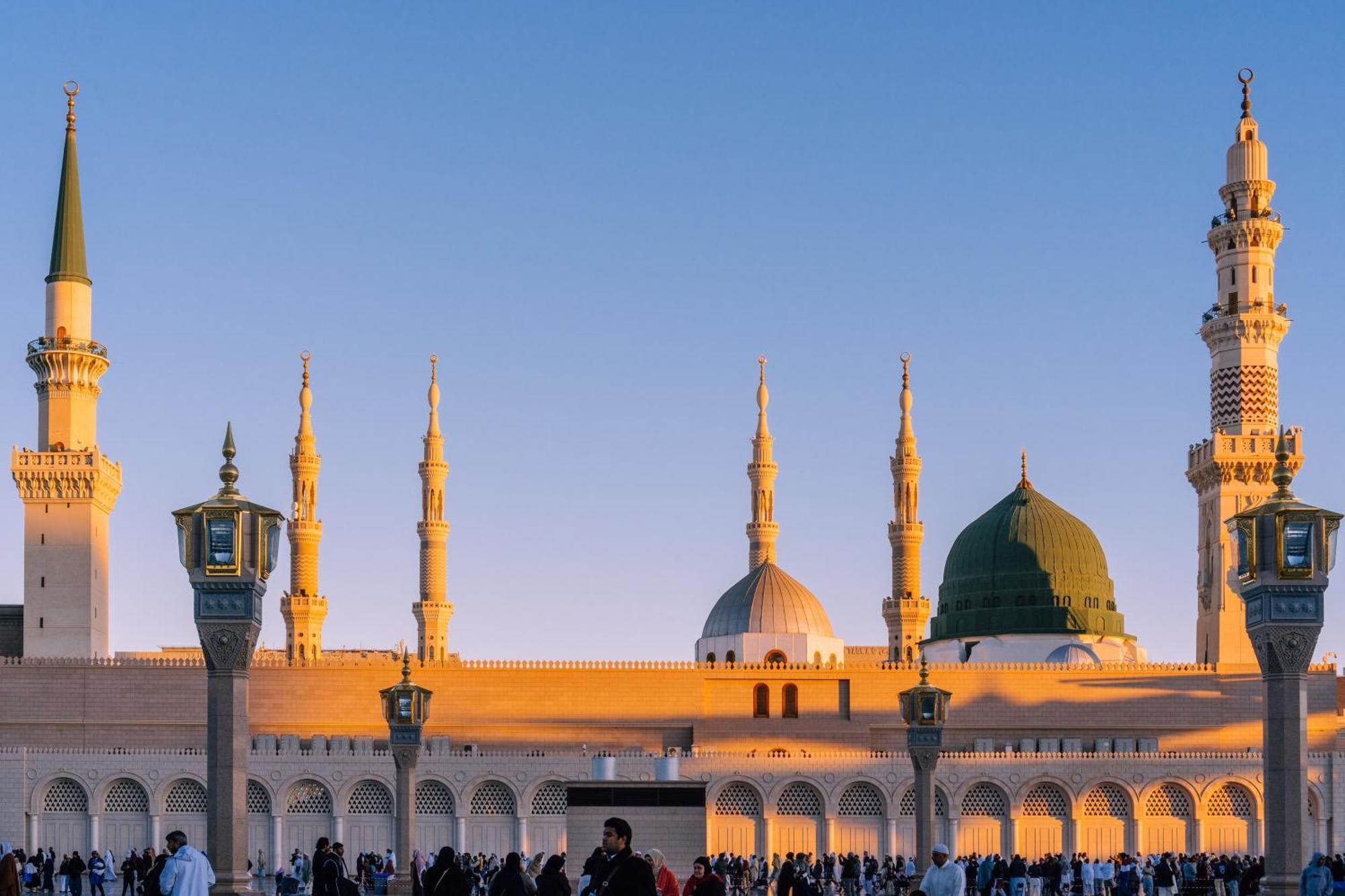Madina - 7 Minutes To Haram By Car - Mount Uhud Views - Free Parking - Sleeps 6 *