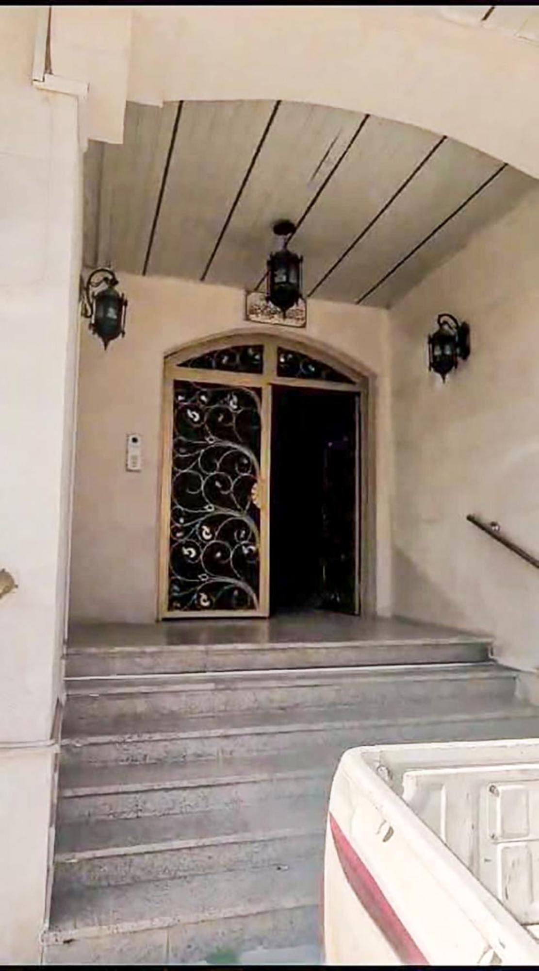 Madina - 7 Minutes To Haram By Car - Mount Uhud Views - Free Parking - Sleeps 6 Apartment Medina