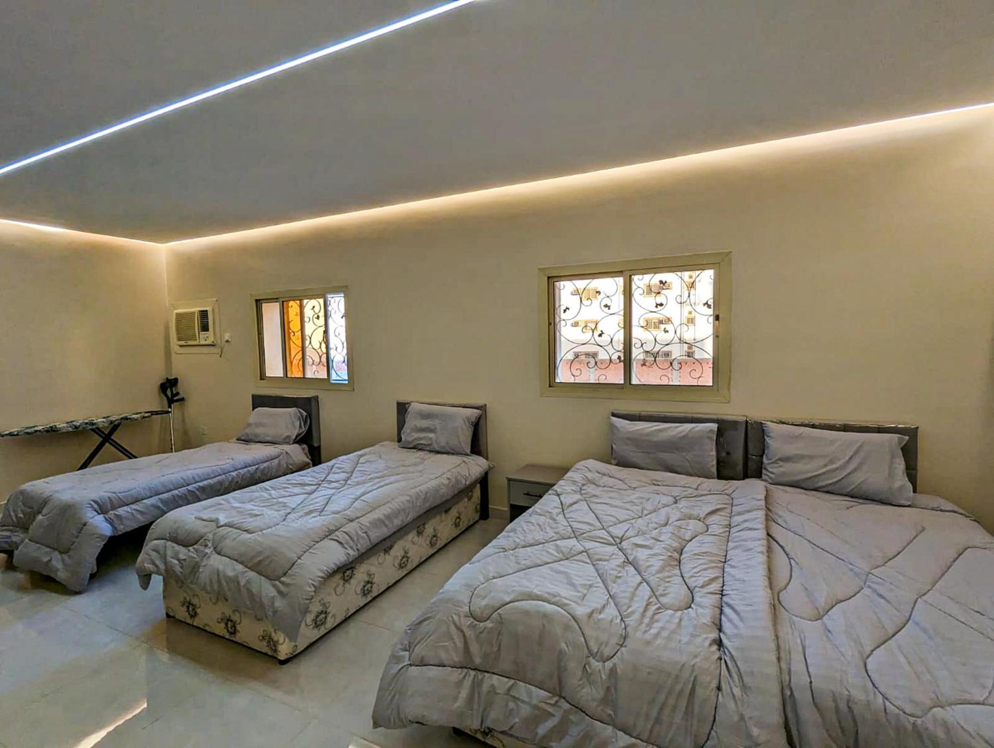 Madina - 7 Minutes To Haram By Car - Mount Uhud Views - Free Parking - Sleeps 6 Medina