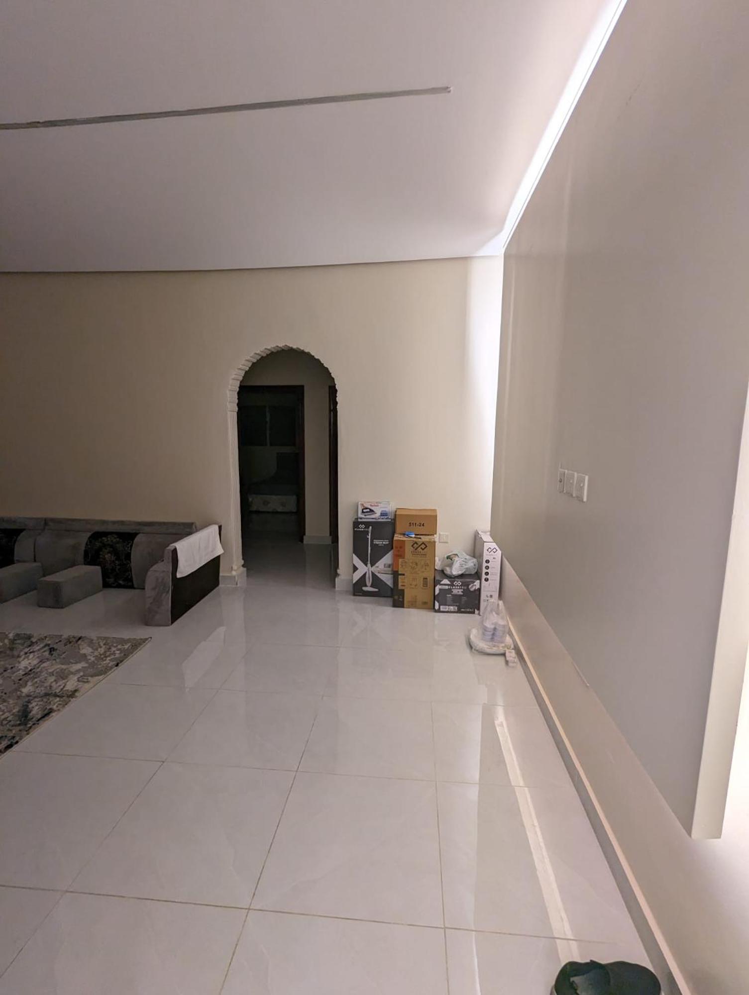 Madina Luxe - 7 Minutes To Haram By Car - Mount Uhud Views - Free Parking - Kitchen Apartment *
