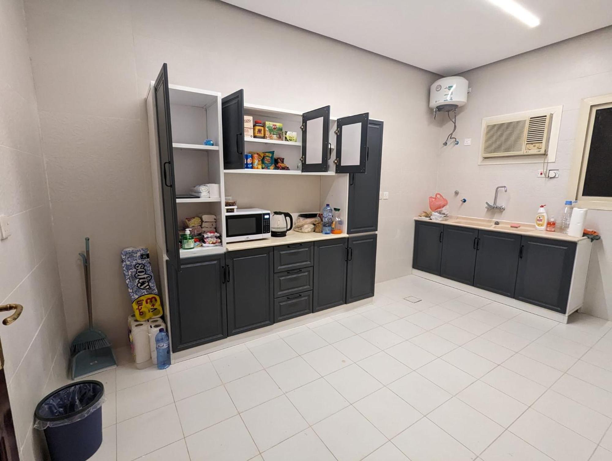 Apartment Madina Luxe - 7 Minutes To Haram By Car - Mount Uhud Views - Free Parking - Kitchen *