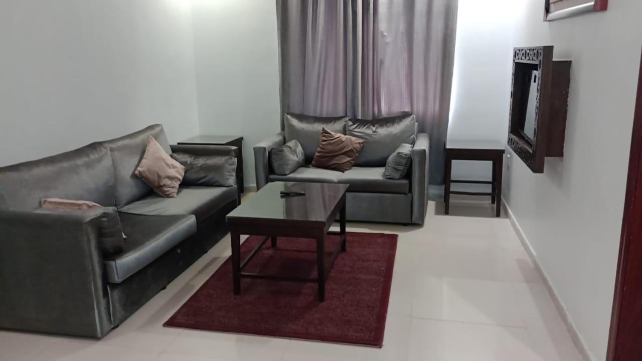 In Taibah Aparthotel *