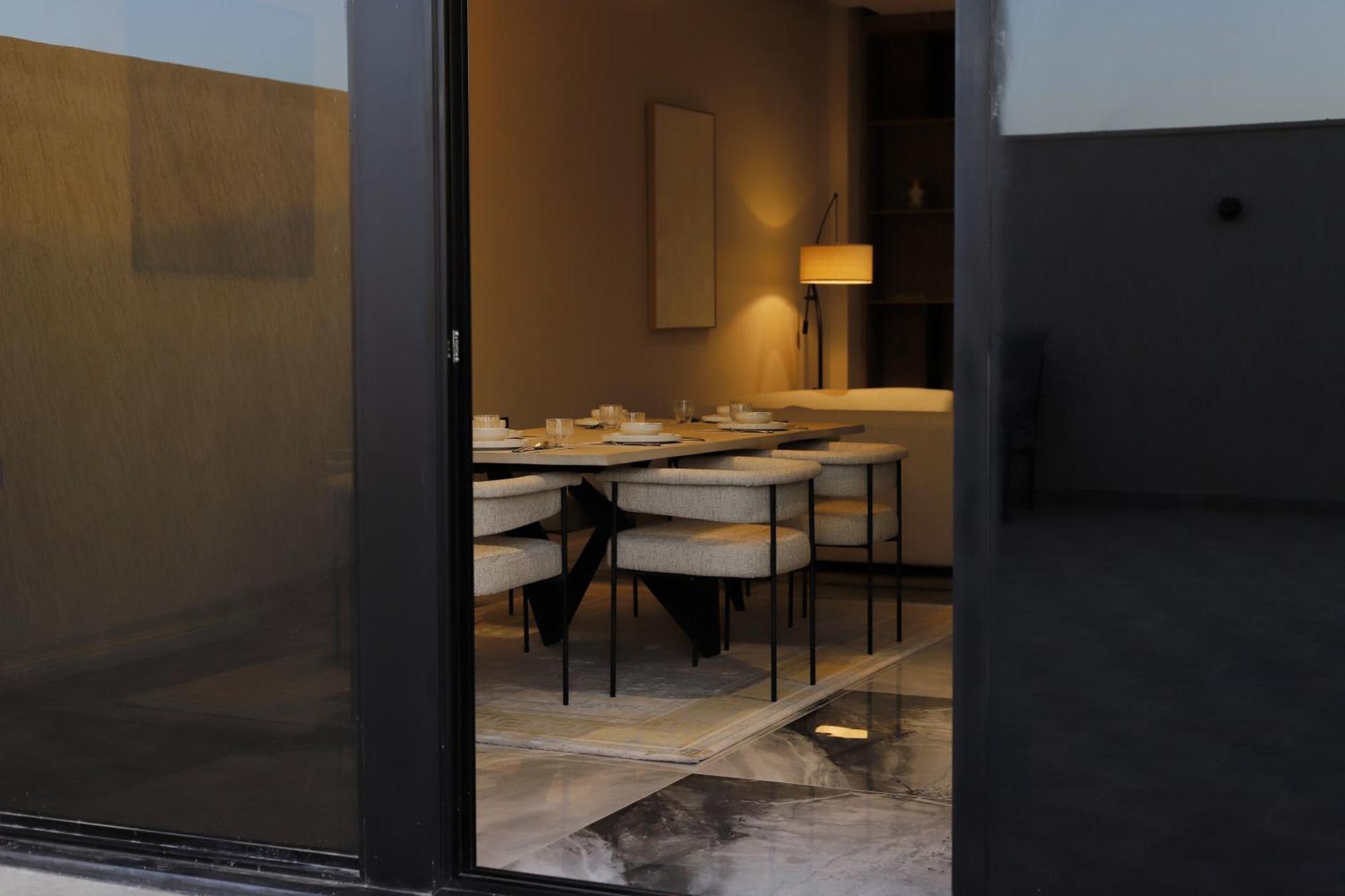 شقة فاخرة جناح غرفة وصالة وتراس Apartment *