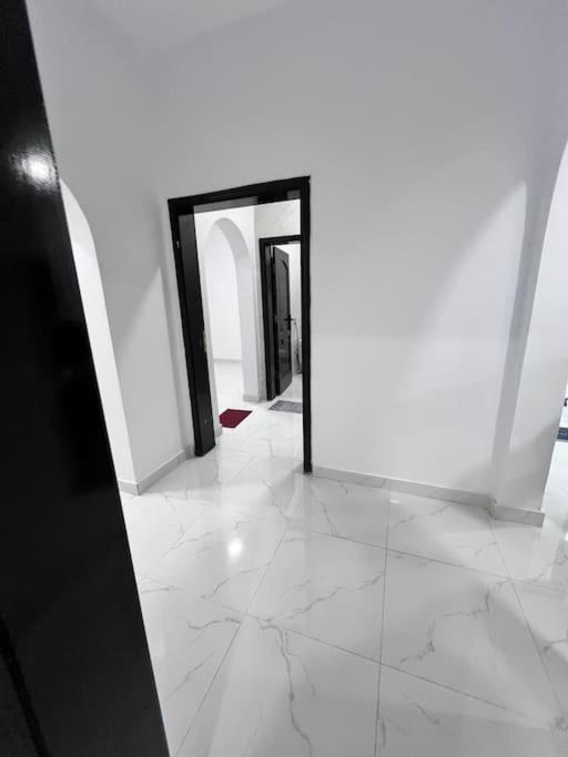 تالا للشقق المفروشه Madinah شقه با الكامل 3 غرف نوم وصاله ودورتين مياه وحوش مدخل مستقل Apartment Medina