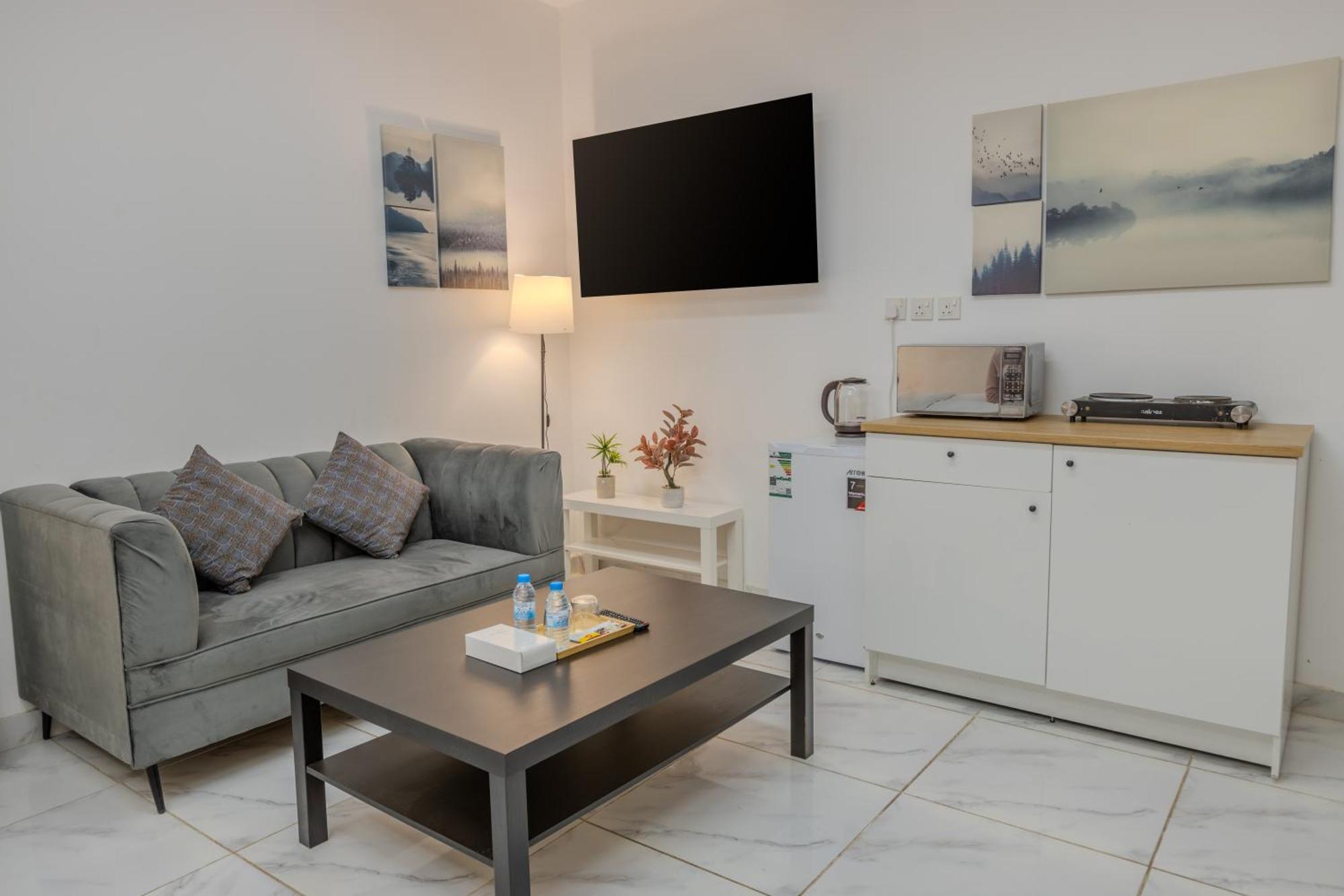 Apartment Luxurious Family 3 Bedroom 10 Mins Drive To Al-masjid Nabawi - Nozol Noor 1