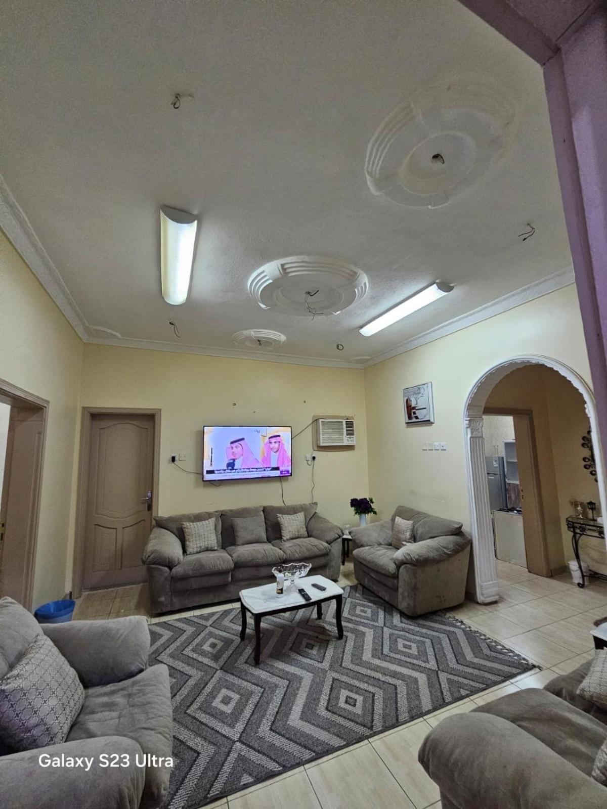 شقة بجوار مسجد قباء Apartment *