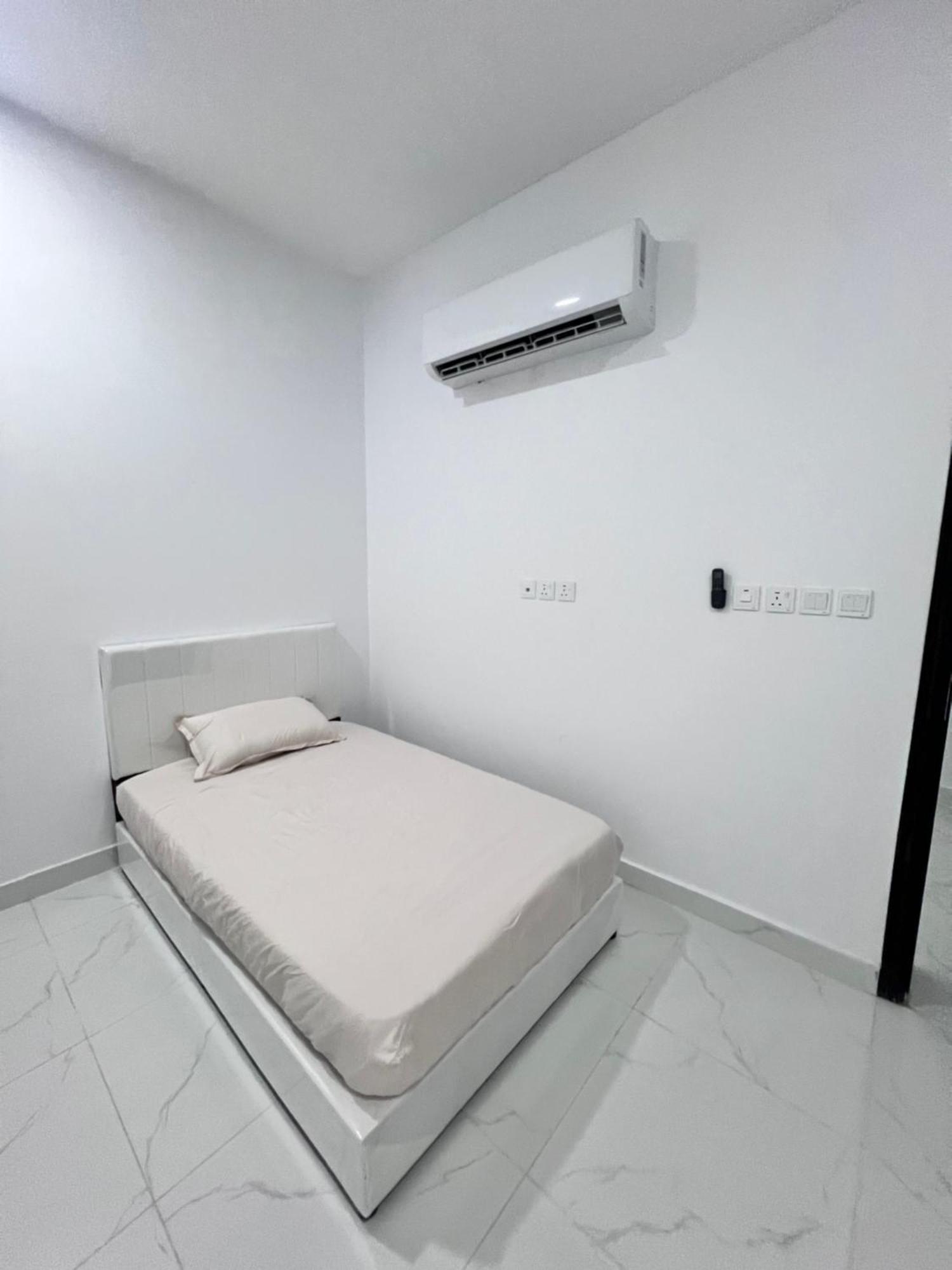 Apartment تالا للشقق المفروشه Madinah شقه با الكامل 3 غرف نوم وصاله ودورتين مياه وحوش مدخل مستقل *