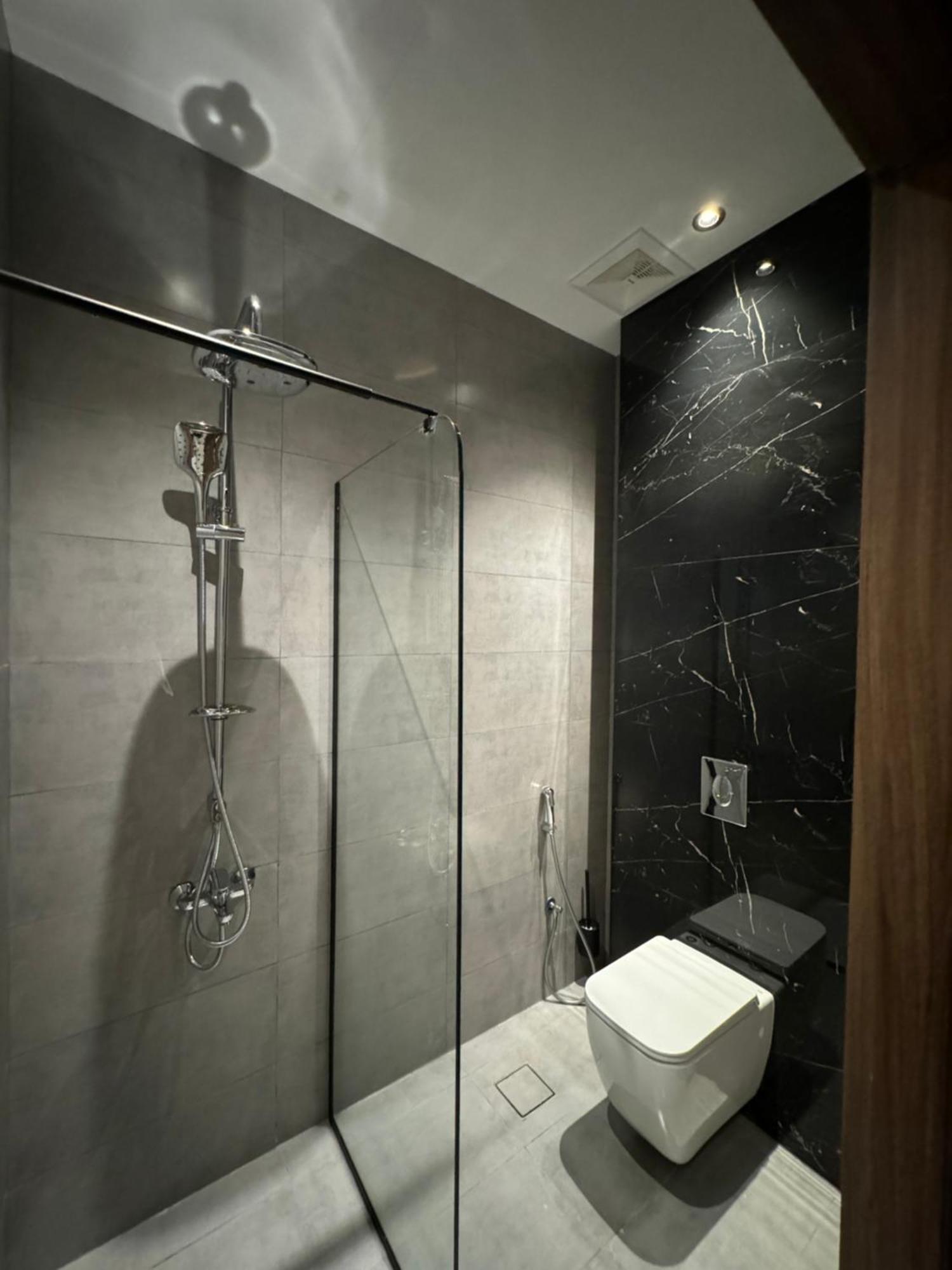 Luxury Studio Apartment *