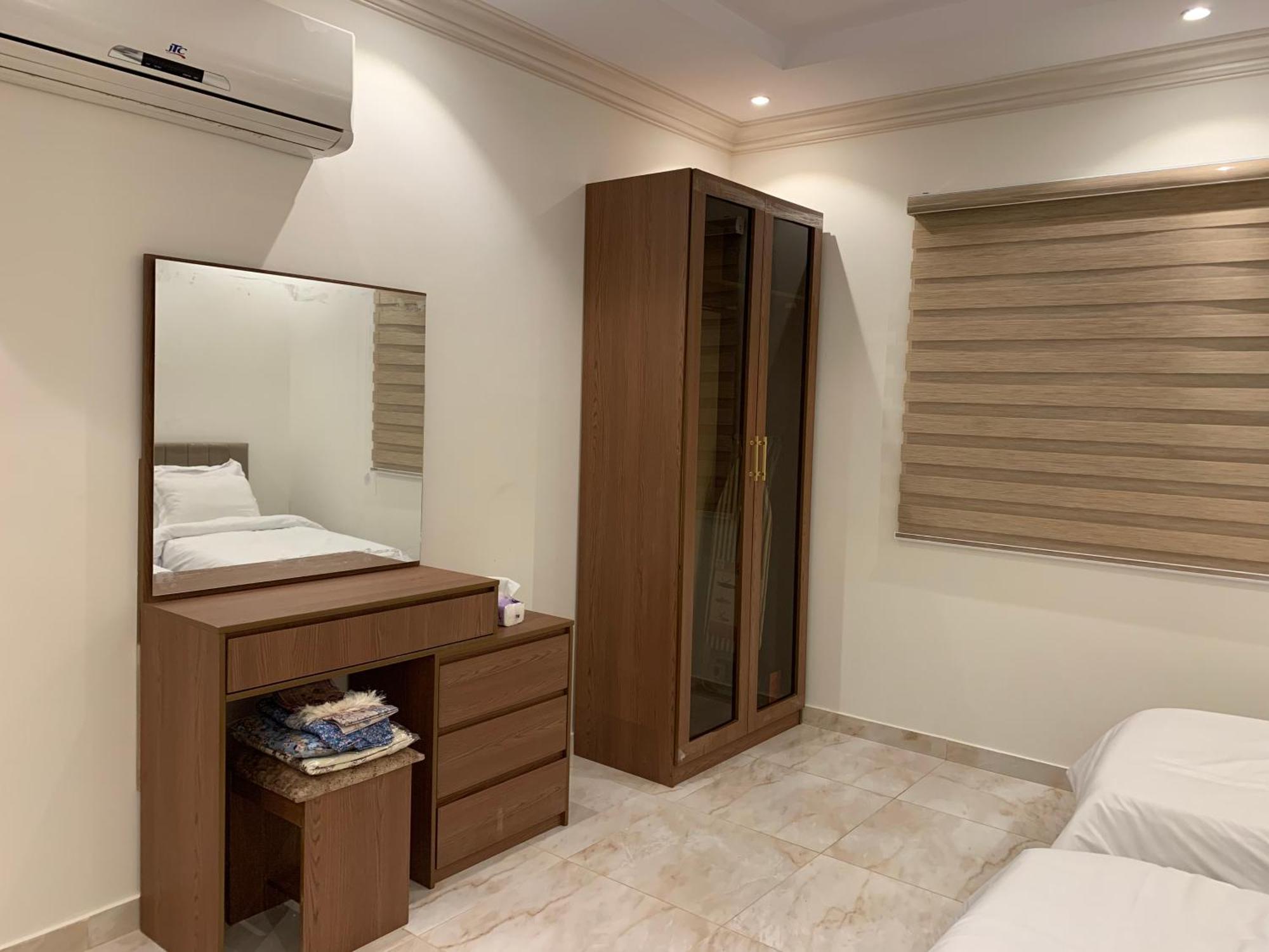وحدة سكنية صغيرة Apartment *