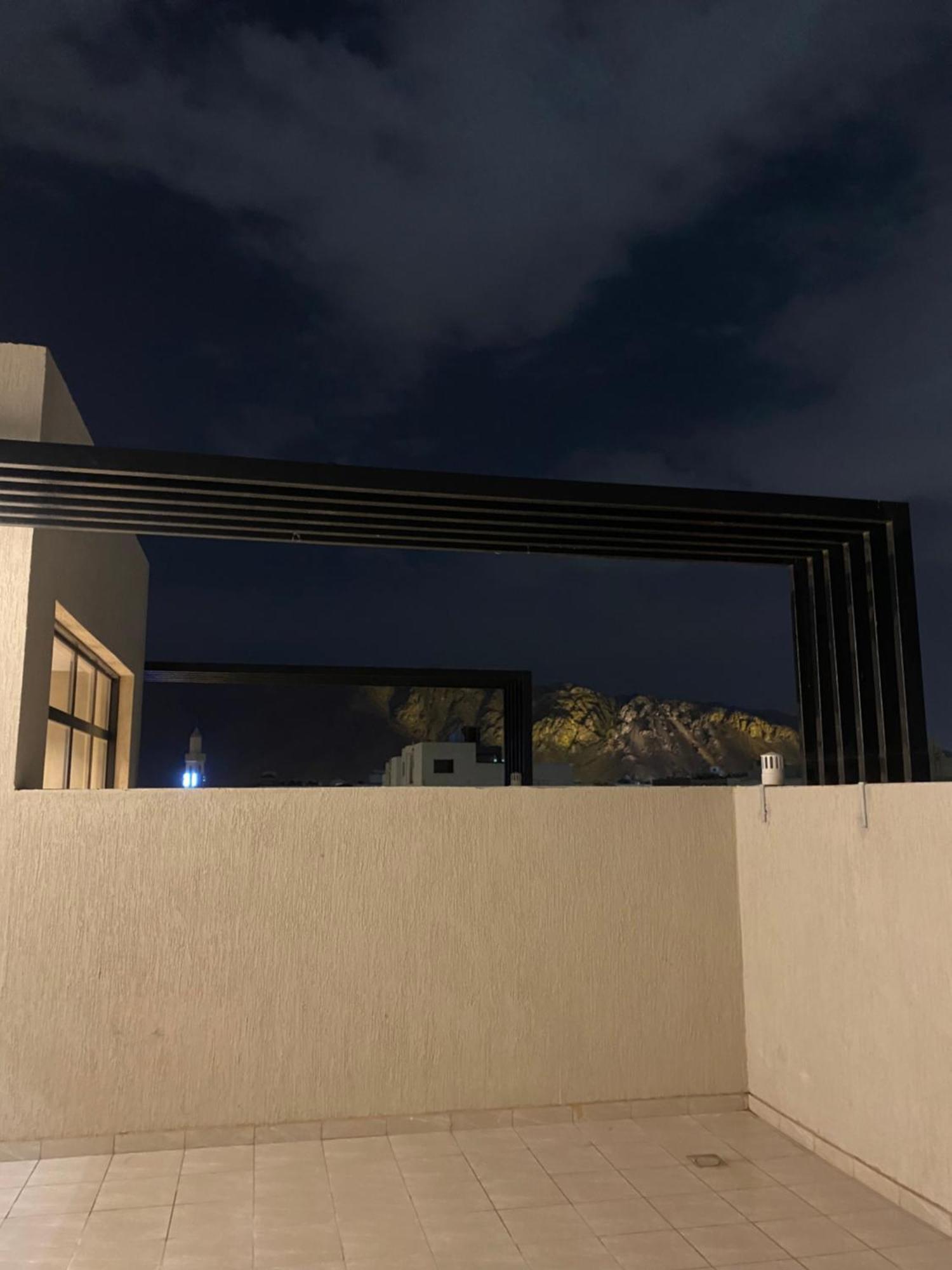 Apartment شقة فاخرة مع سطح خاص