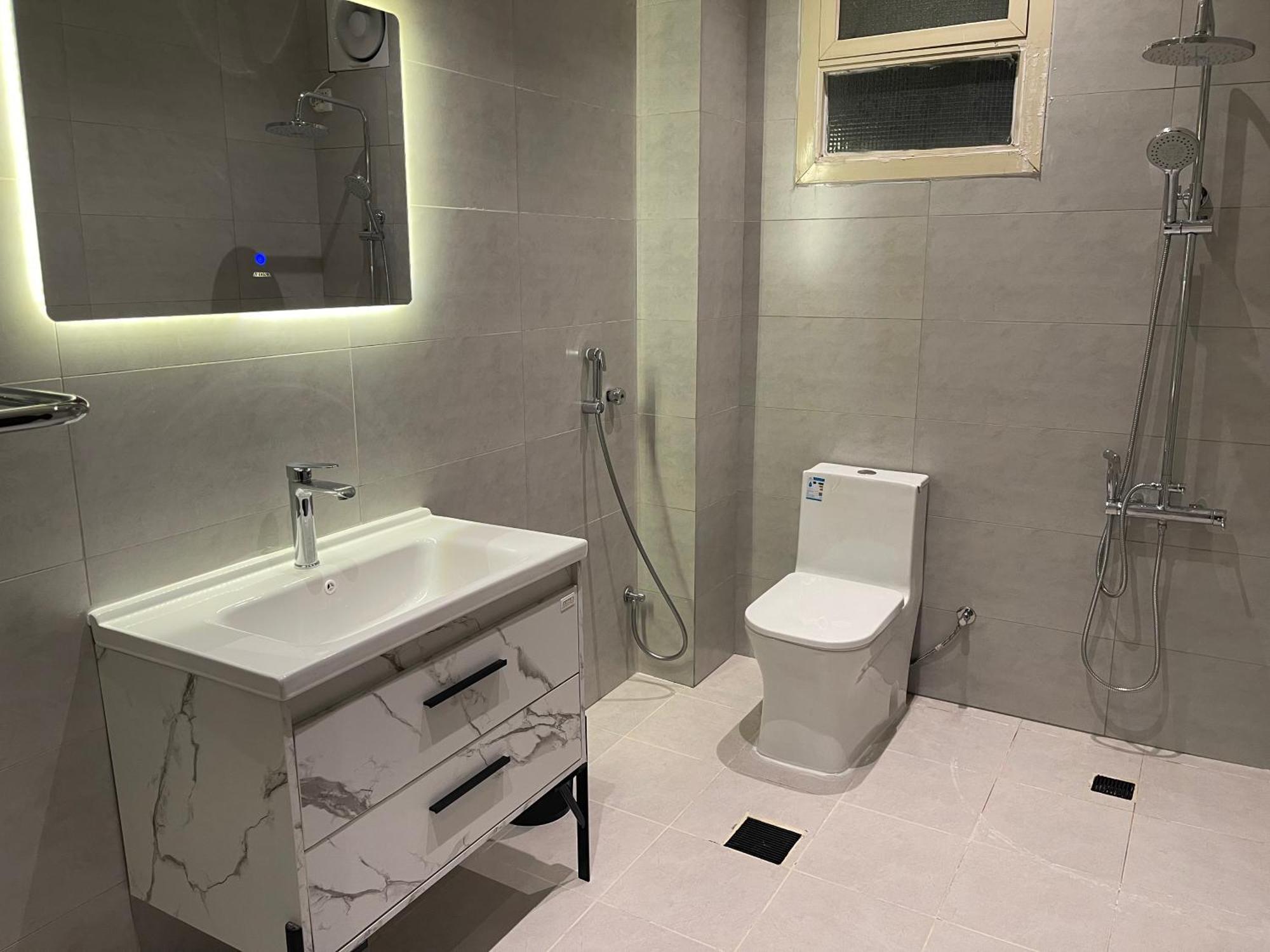 Apartment شقة فندقية مميزة من غرفتين وصالة ومطبخ *