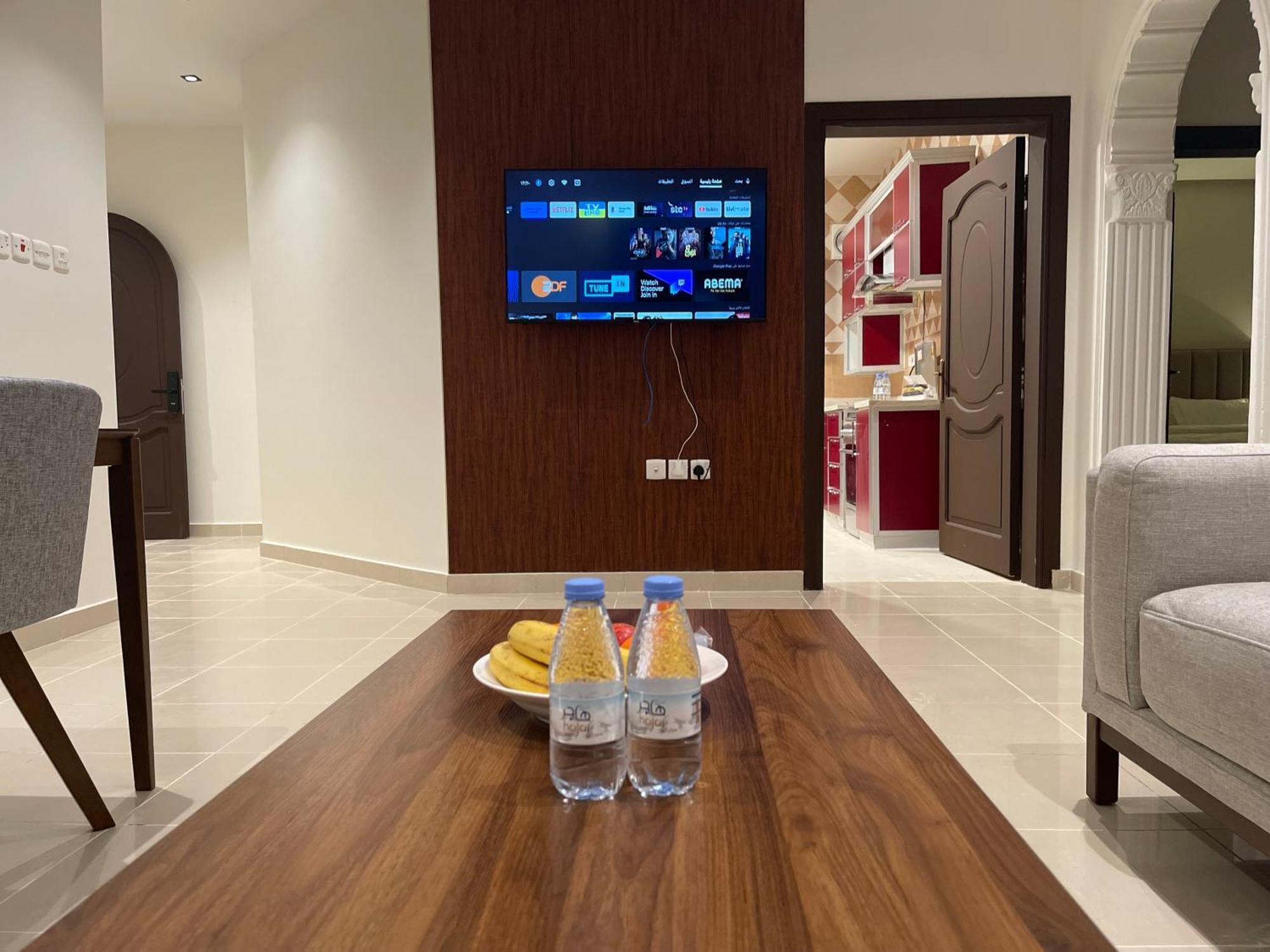 Apartment شقة فندقية مميزة من غرفتين وصالة ومطبخ *