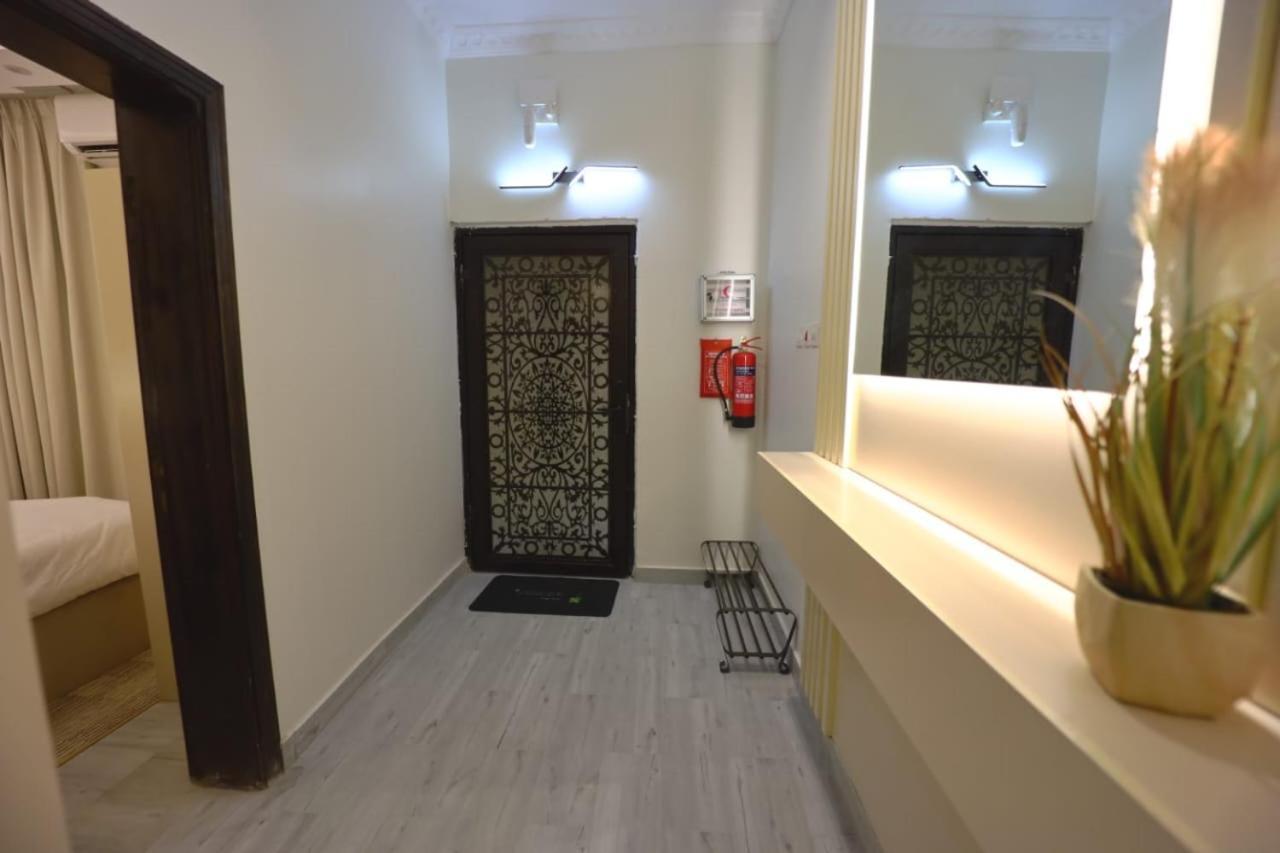 شقة بتصميم انيق وغرفتين نوم Apartment *