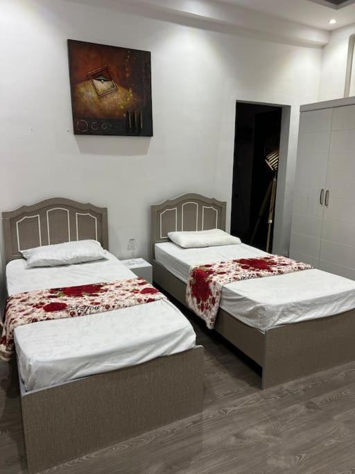 Apartment Family Unit 1km Distance To Masjid Nabawi Pbuh Private Place And Make Sure To Confirm After Booking خاص اتواصل بعد الحجز لتاكيد Medina