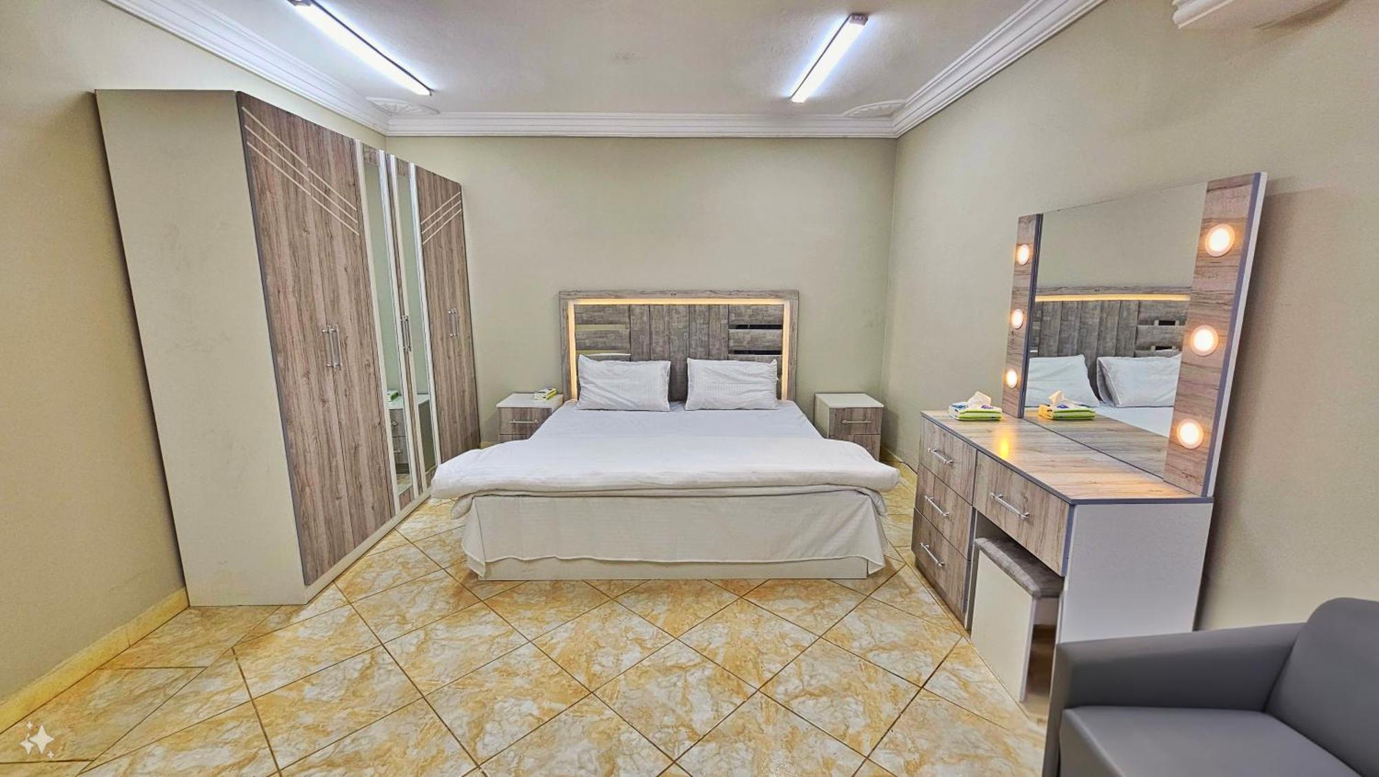 بغرفتين نوم والسعر مغري 2 Apartment *