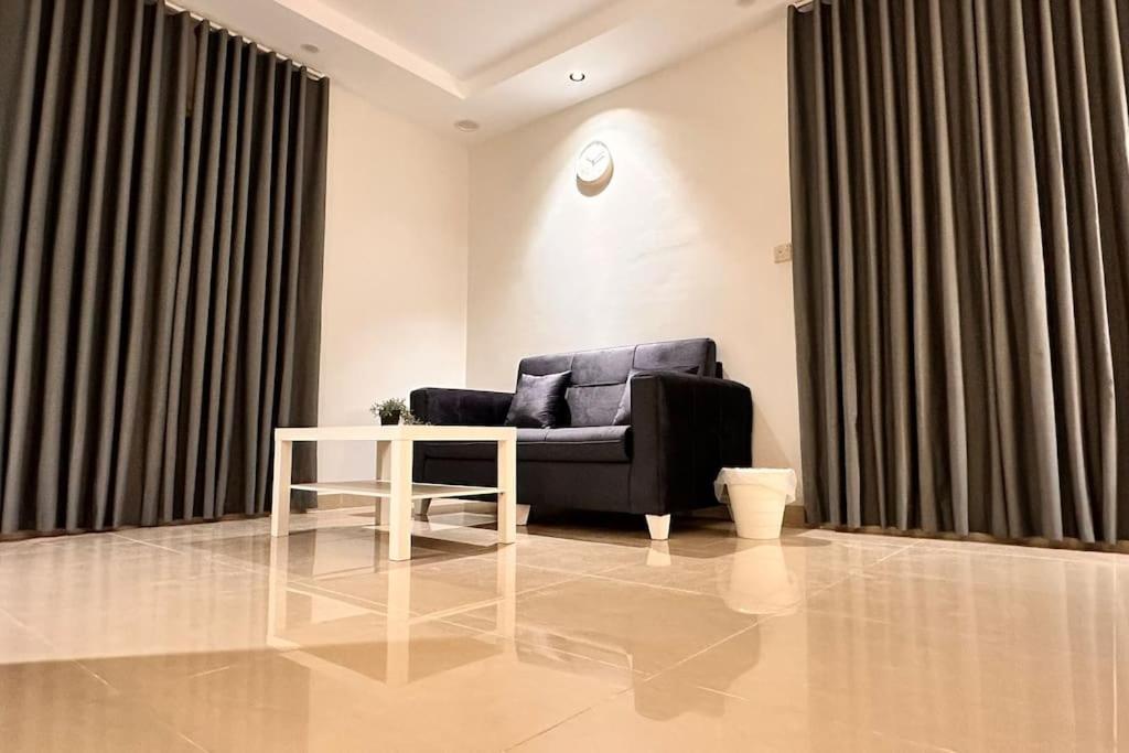 Near Masjid Nabawi 5-3 Min By Car 20-25 Walking Gf1 Medina