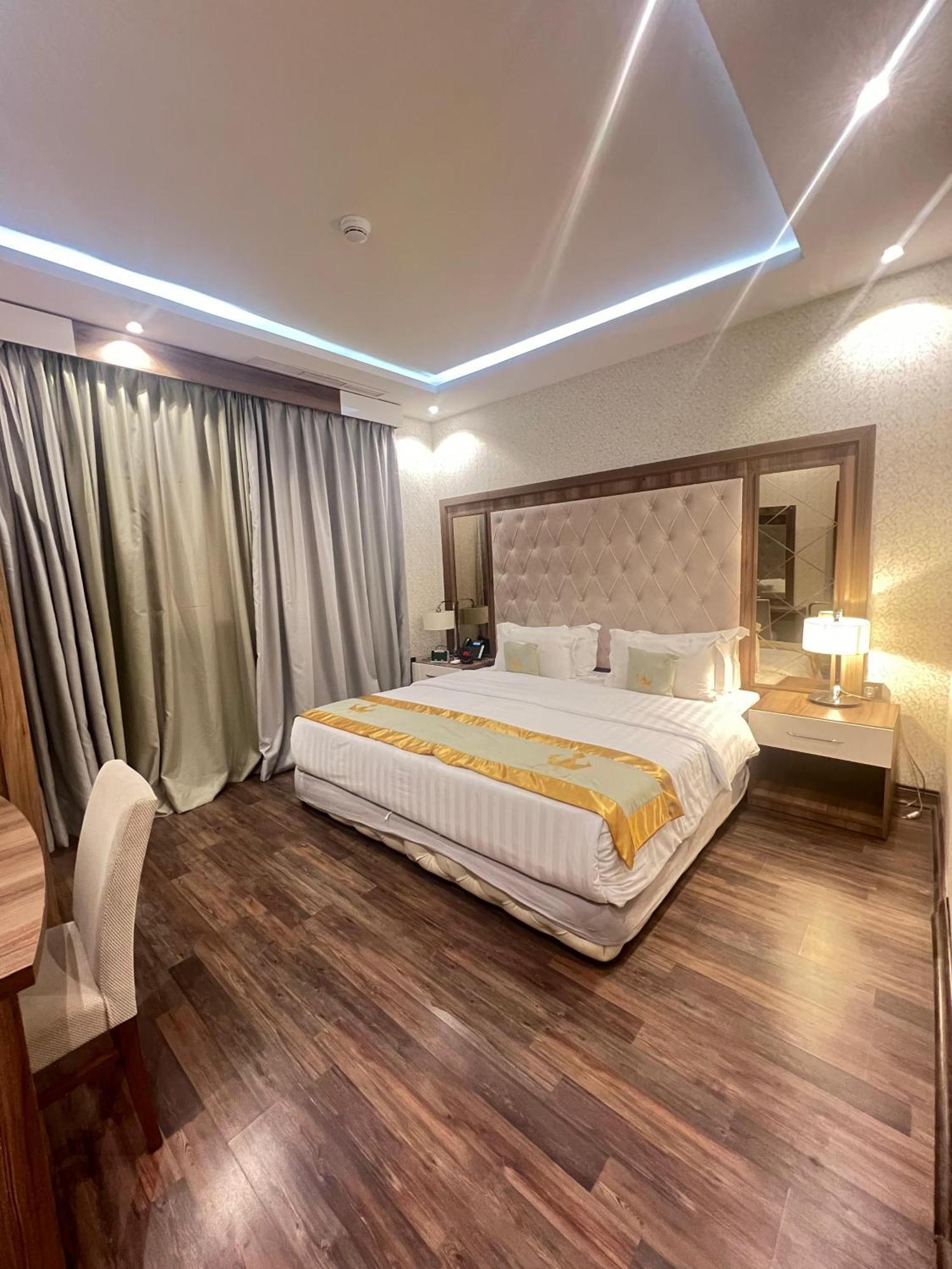 The Glorious Aparthotel
