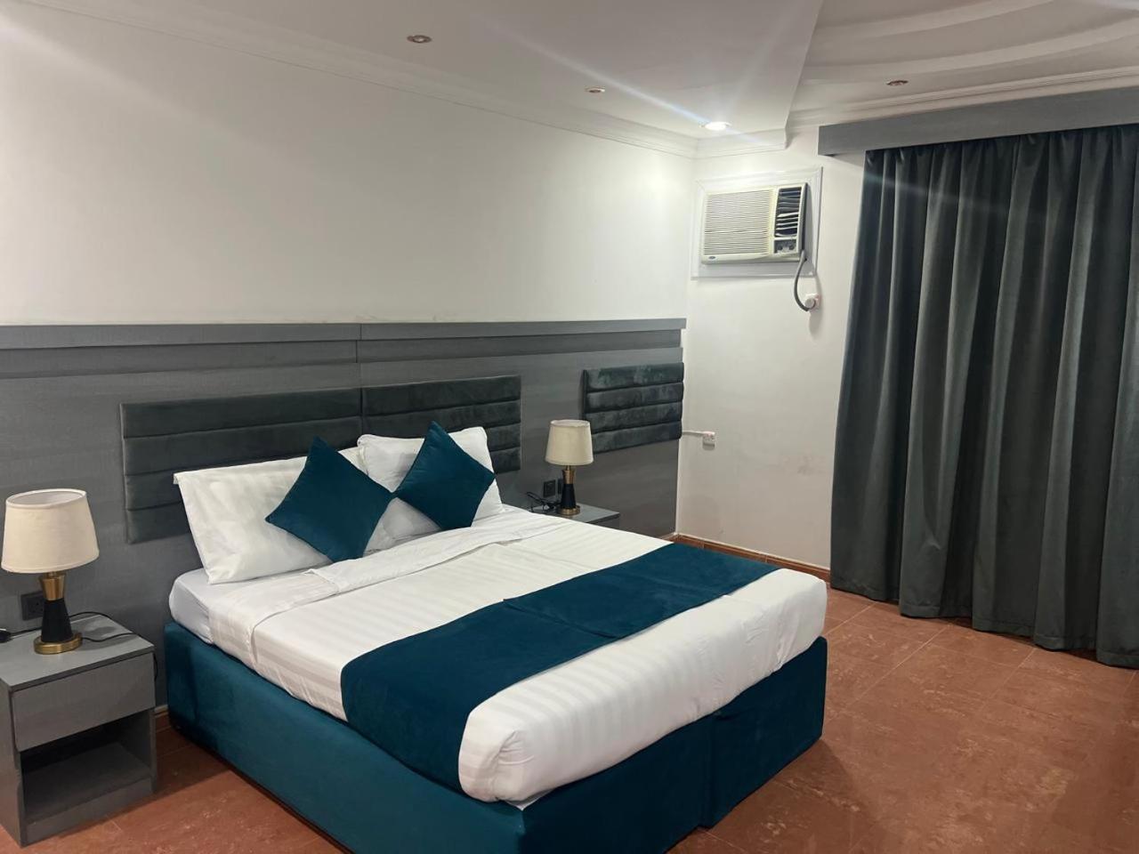 سوبيريور غرفة نوم واحدة وصالة Superior One Bedroom With Lounge Apartment *