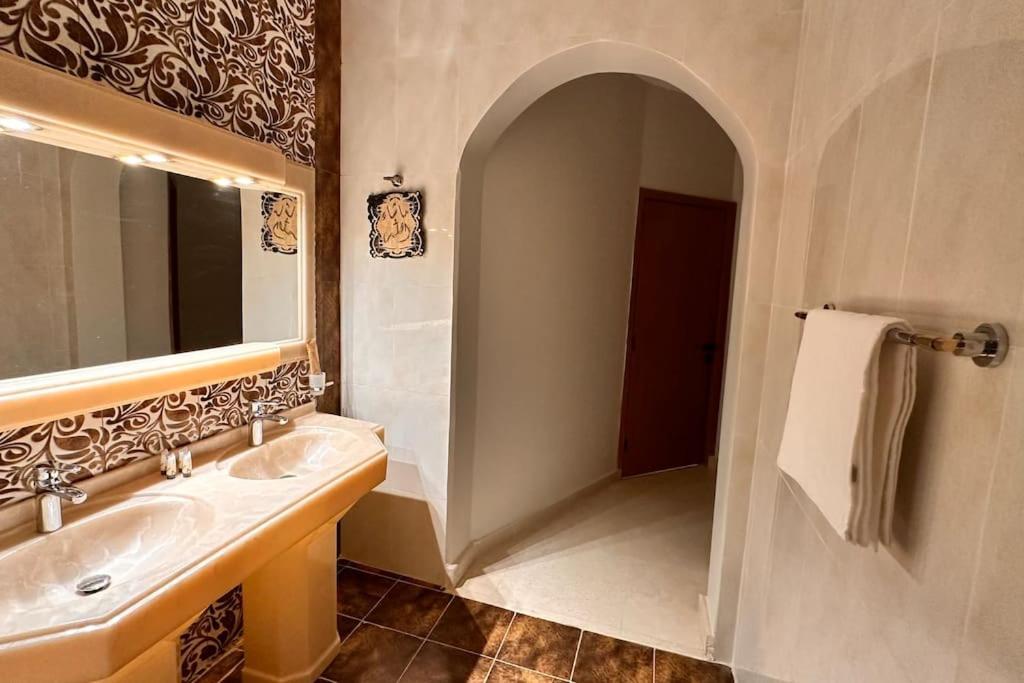 فاخر قريب من المسجد النبوي 301 Apartment