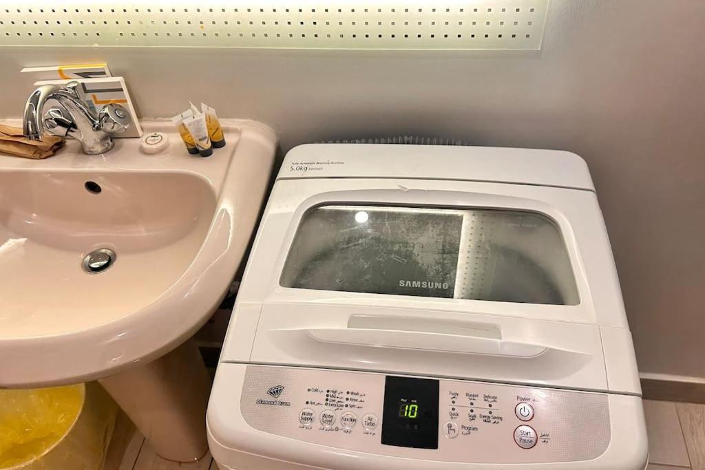 Near Masjid Nabawi 5-3 Min By Car 20-25 Walking Gf1 Apartment
