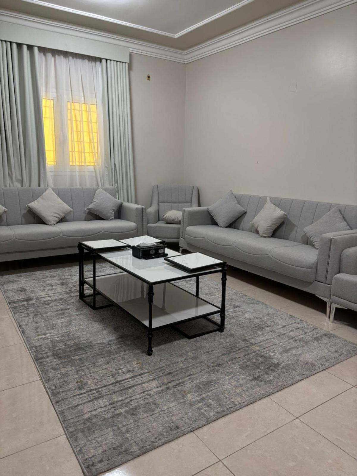 بدور أرضي Apartment