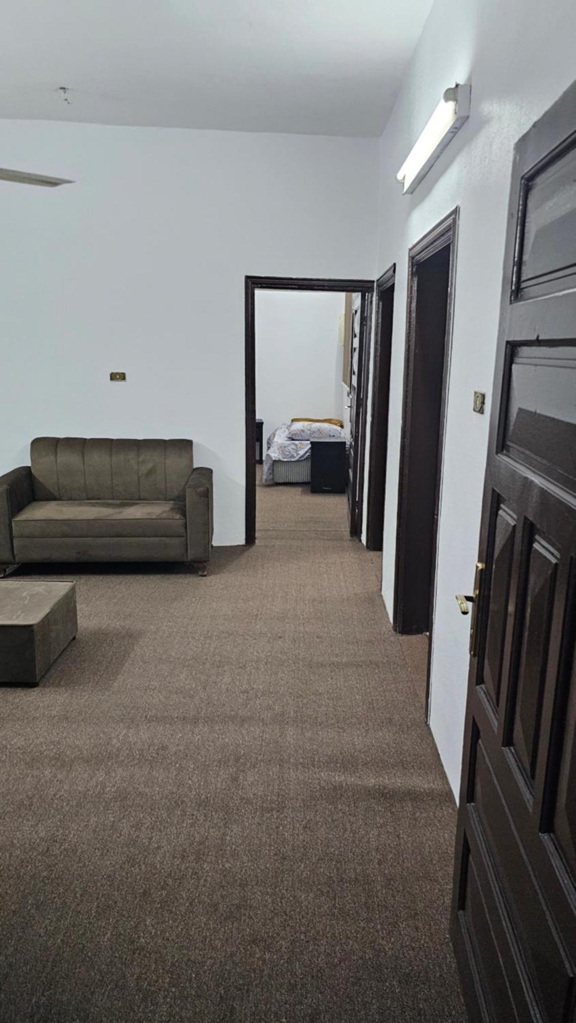 شقة صغيرة Apartment *