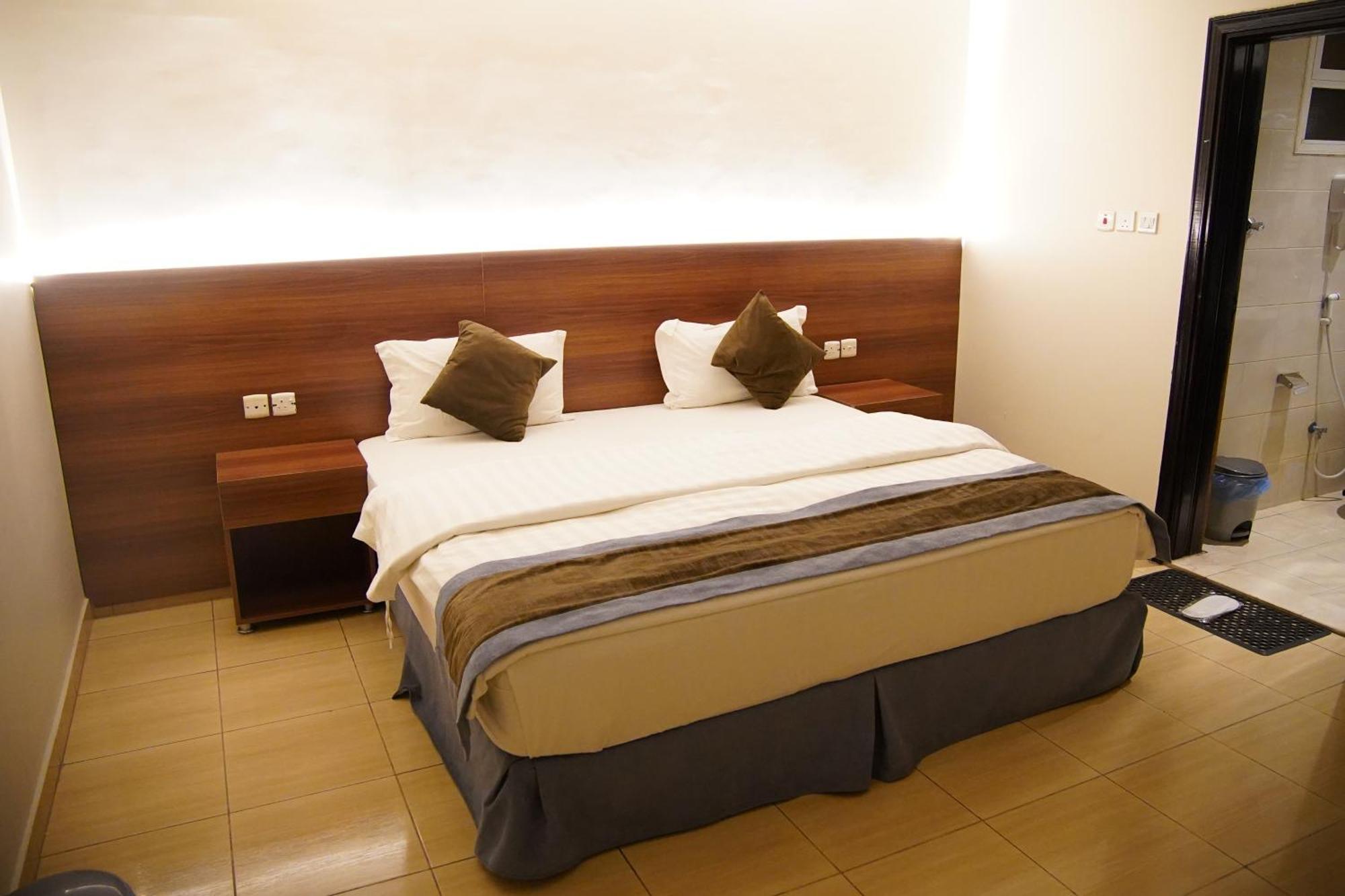 Dosh Aparthotel