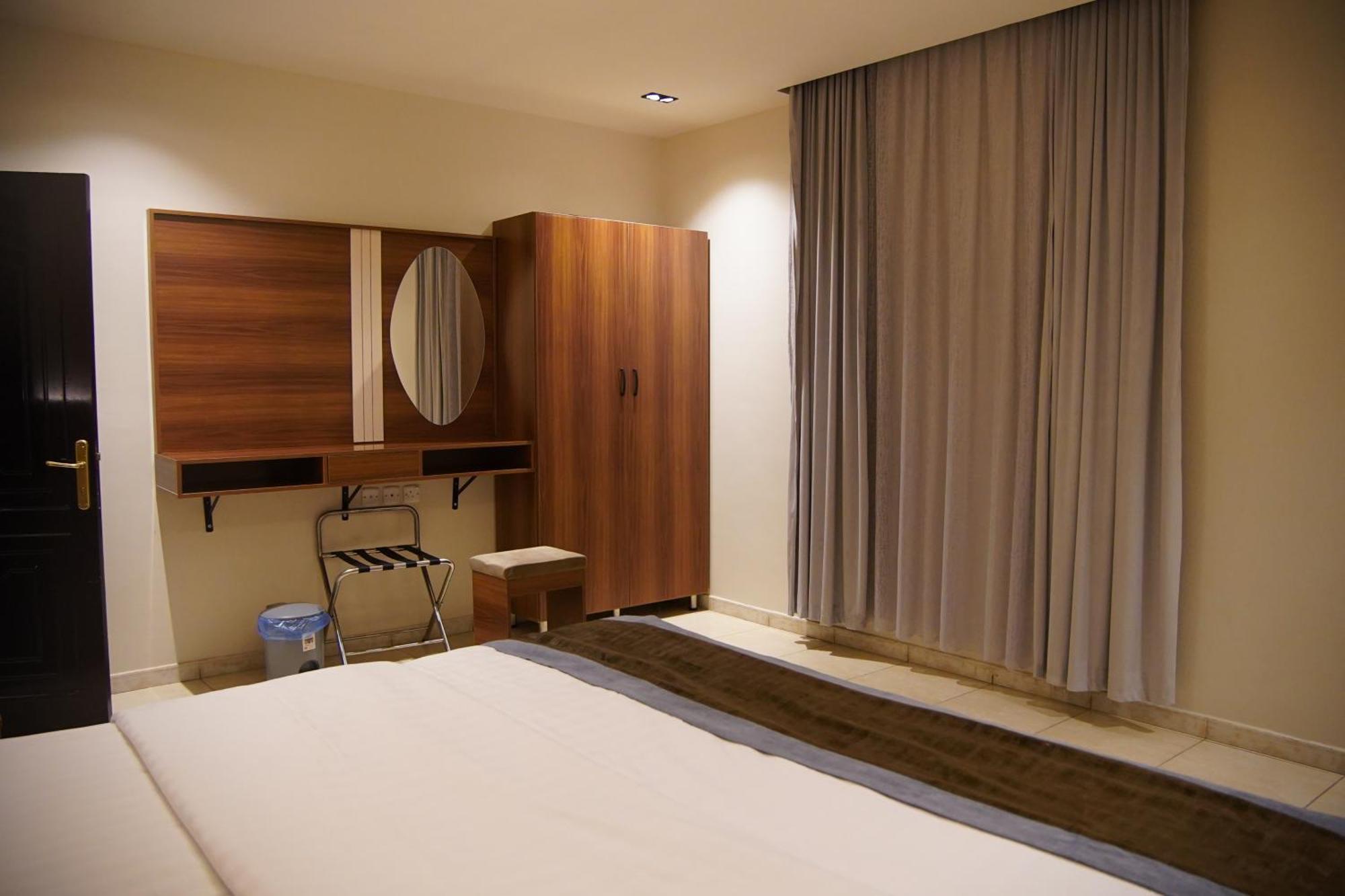 Dosh Aparthotel 3*