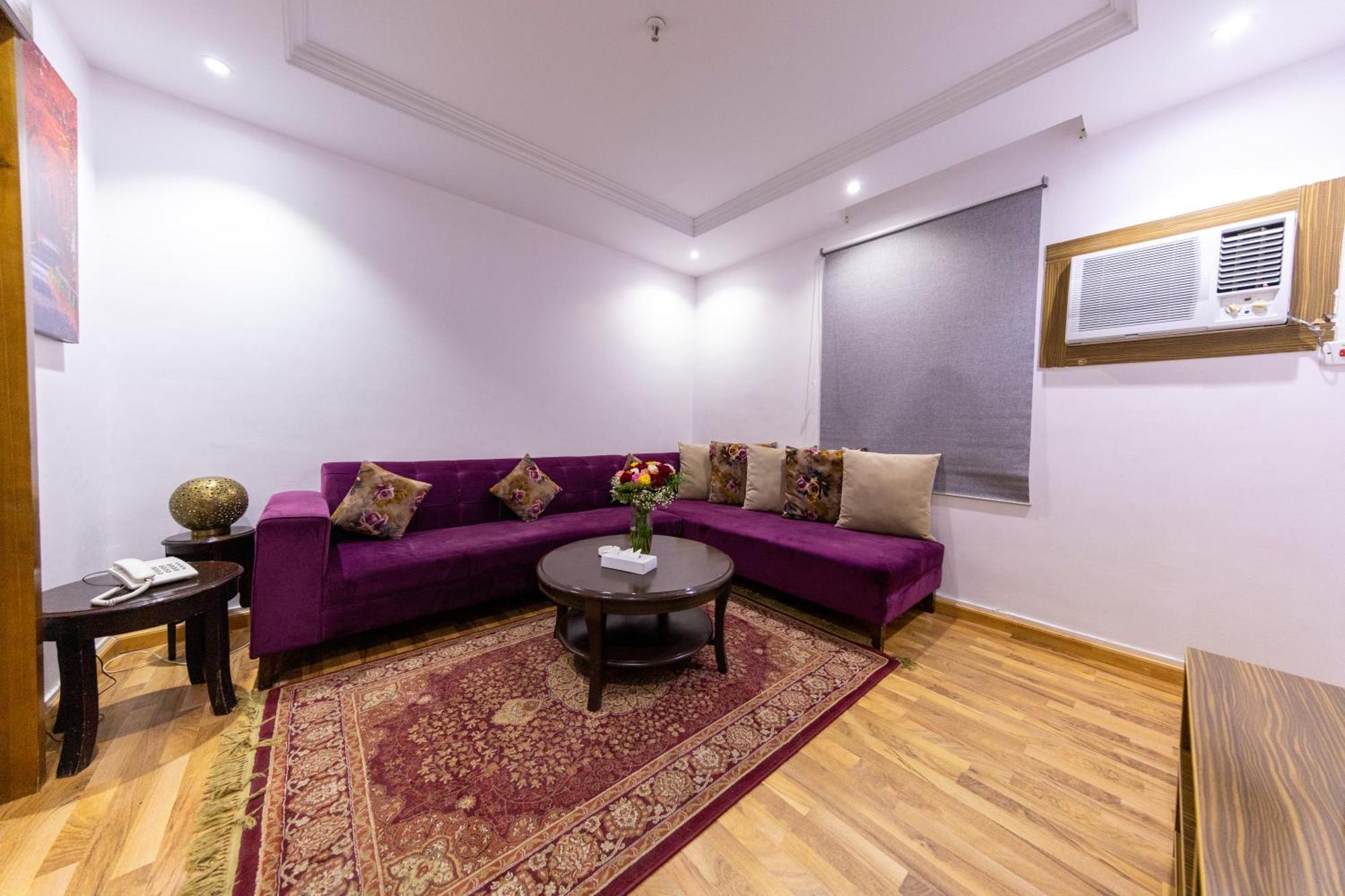 Marina Palace Aparthotel