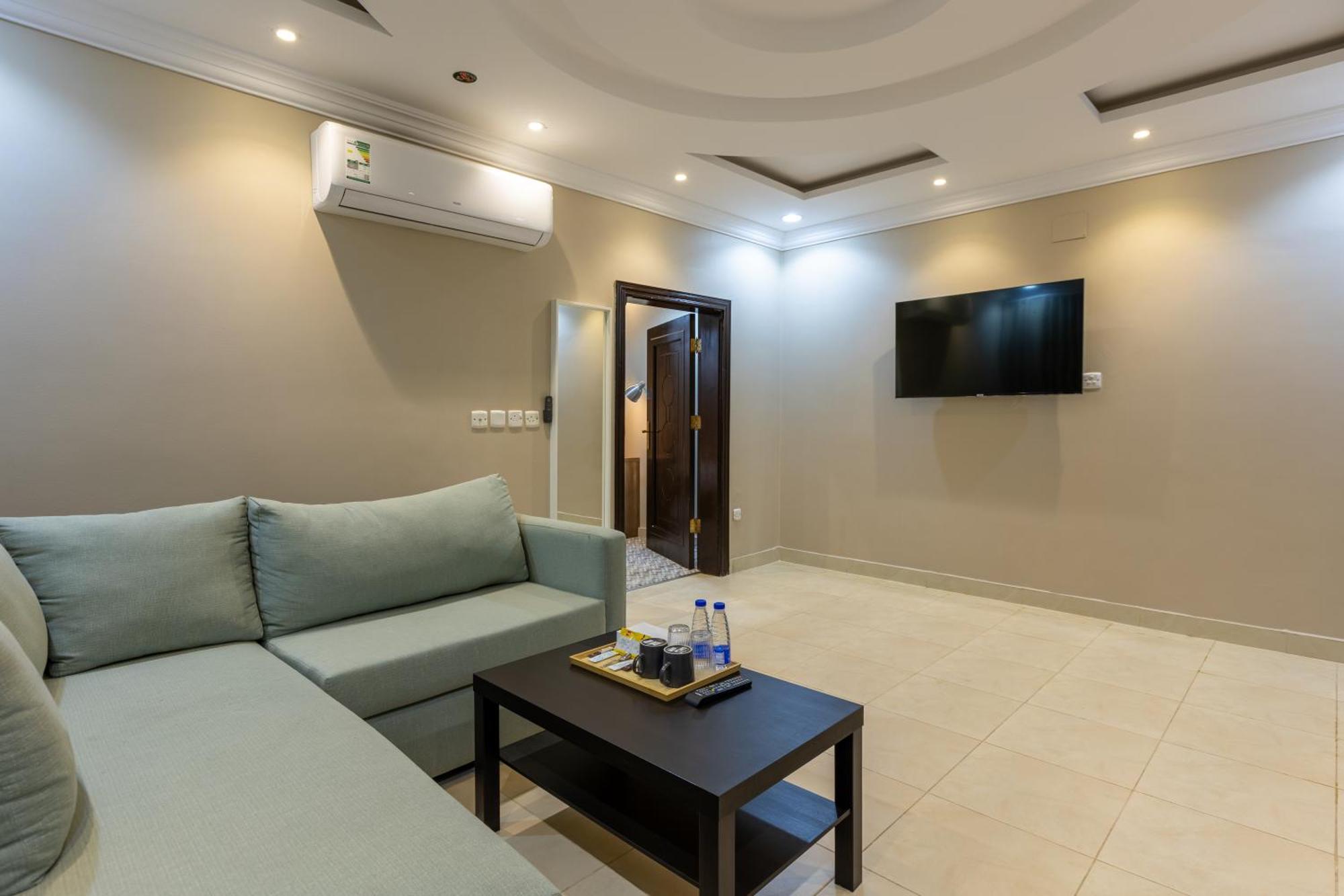 Al-jamwaut A - Nozol Noor 5 * Medina