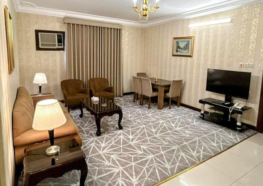 Hotel Al Mokhmalia Serviced