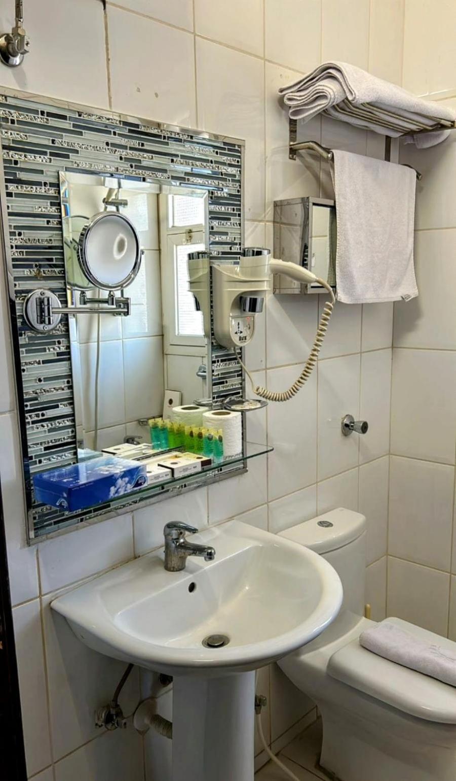 Hotel Al Mokhmalia Serviced
