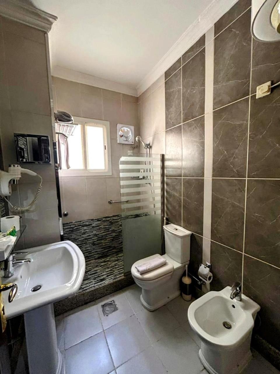Hotel Al Mokhmalia Serviced