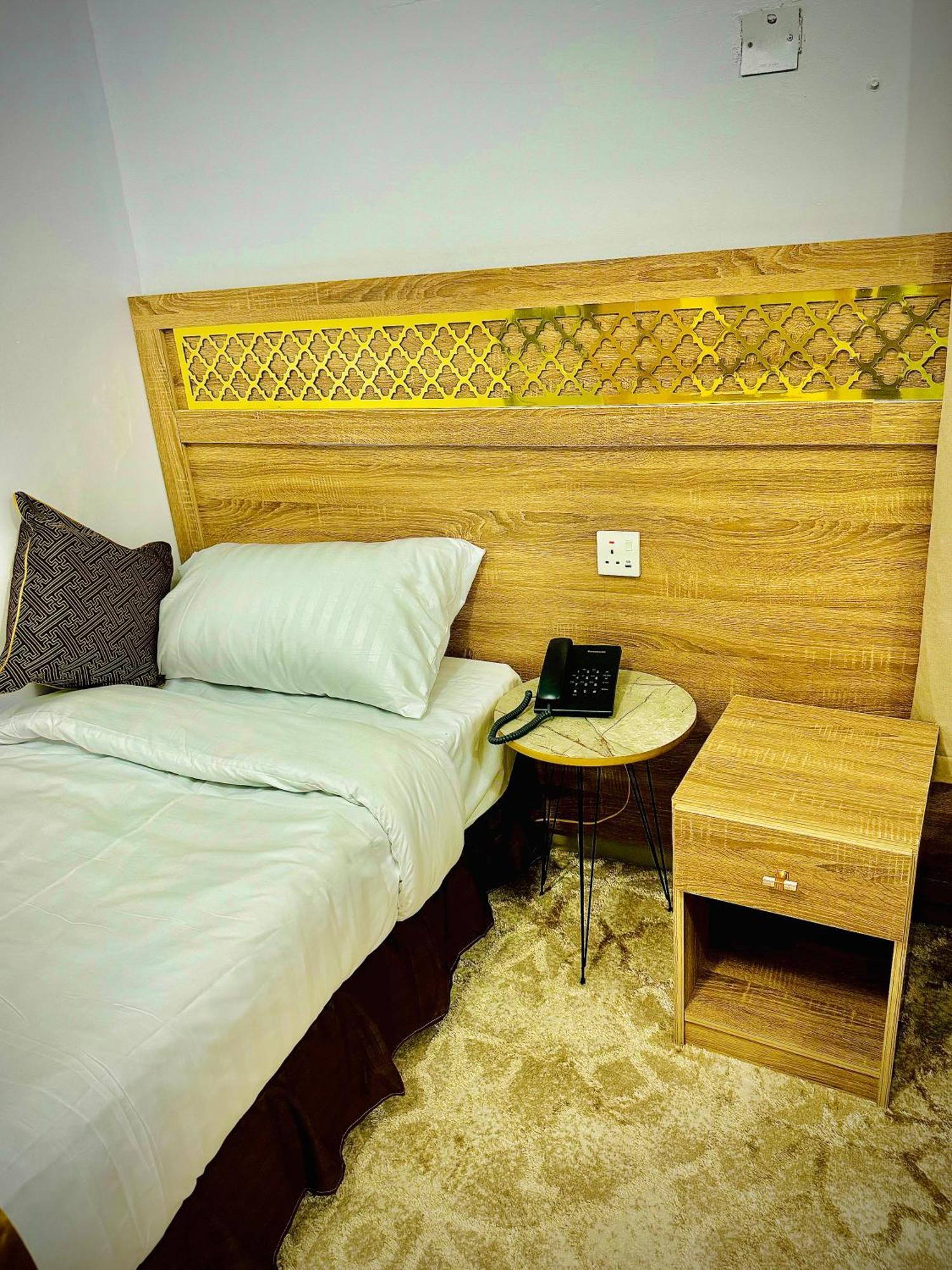 Chatha Barka Hotel - 10 Min Walk To Haram Medina