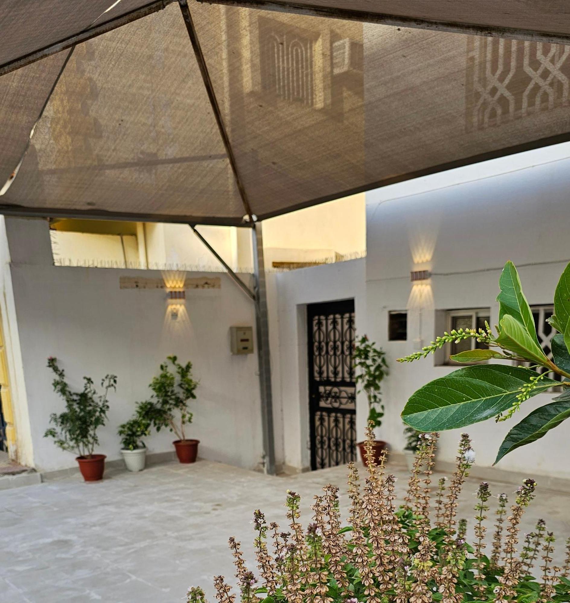 Apartment بغرفتين نوم والسعر مغري 1 *