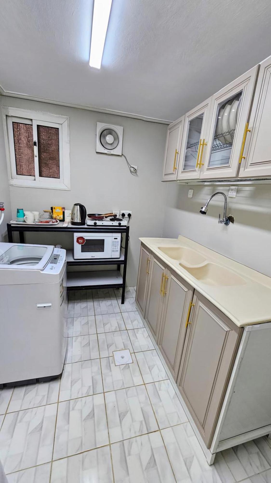 بغرفتين نوم والسعر مغري 2 Apartment *