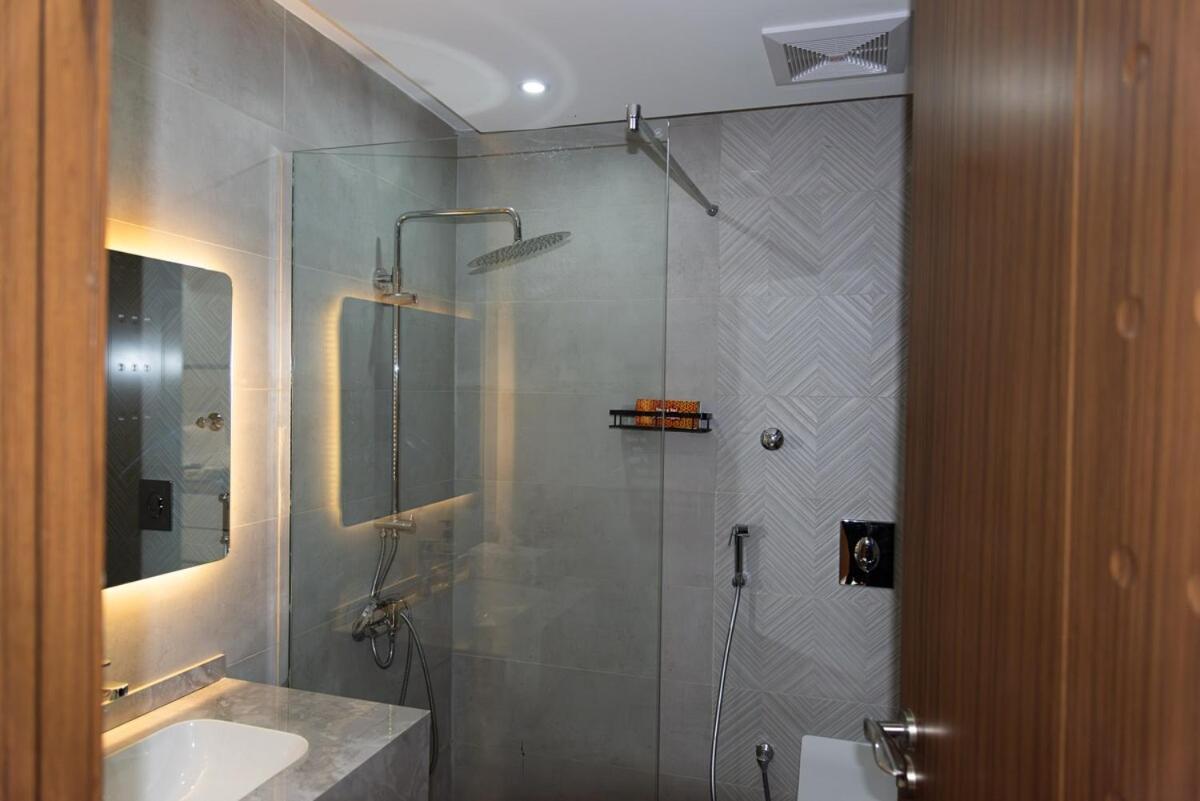 Luxury And Spacious 3br 10min Haram Nabawi Apartment