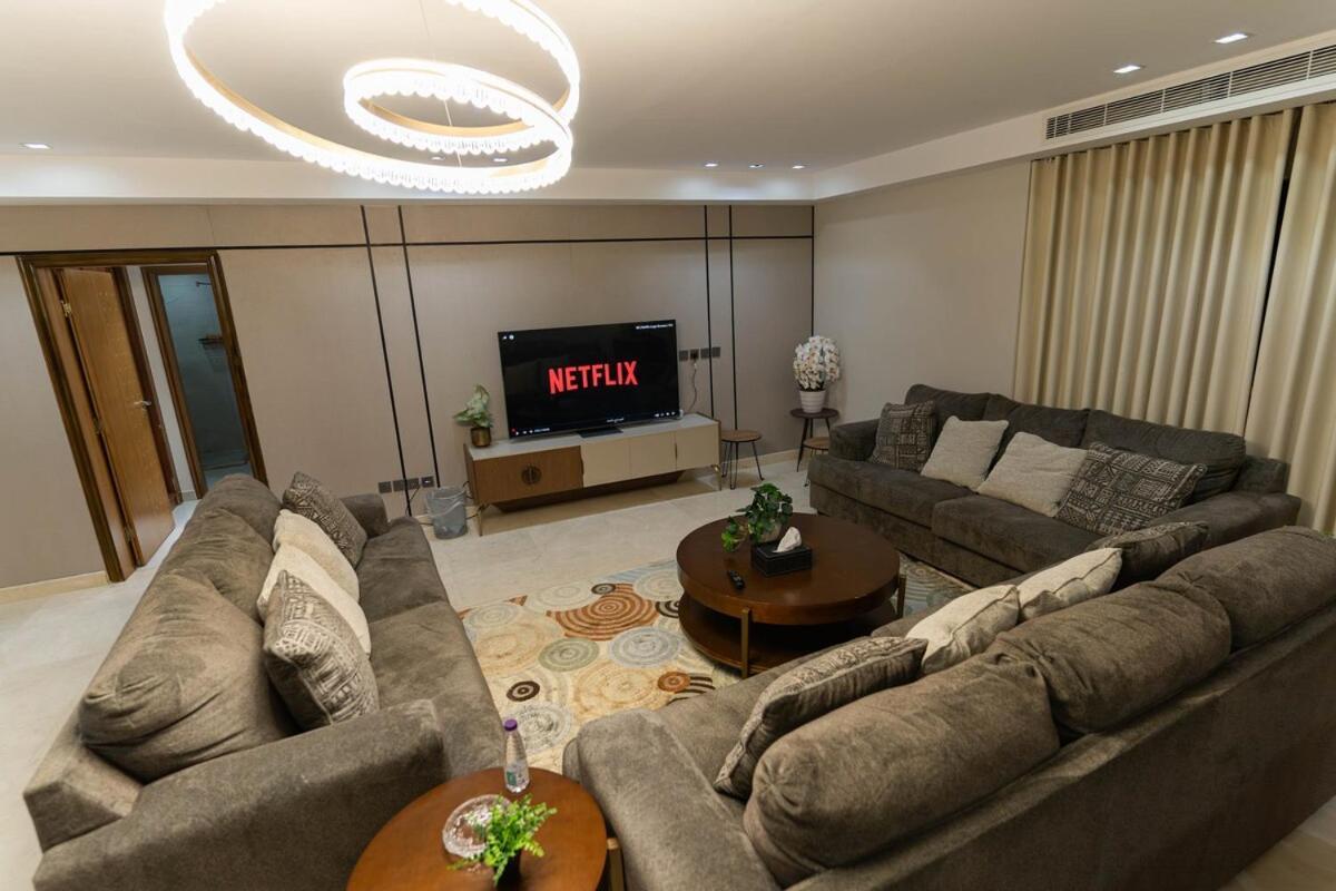 Luxury And Spacious 3br 10min Haram Nabawi Apartment *